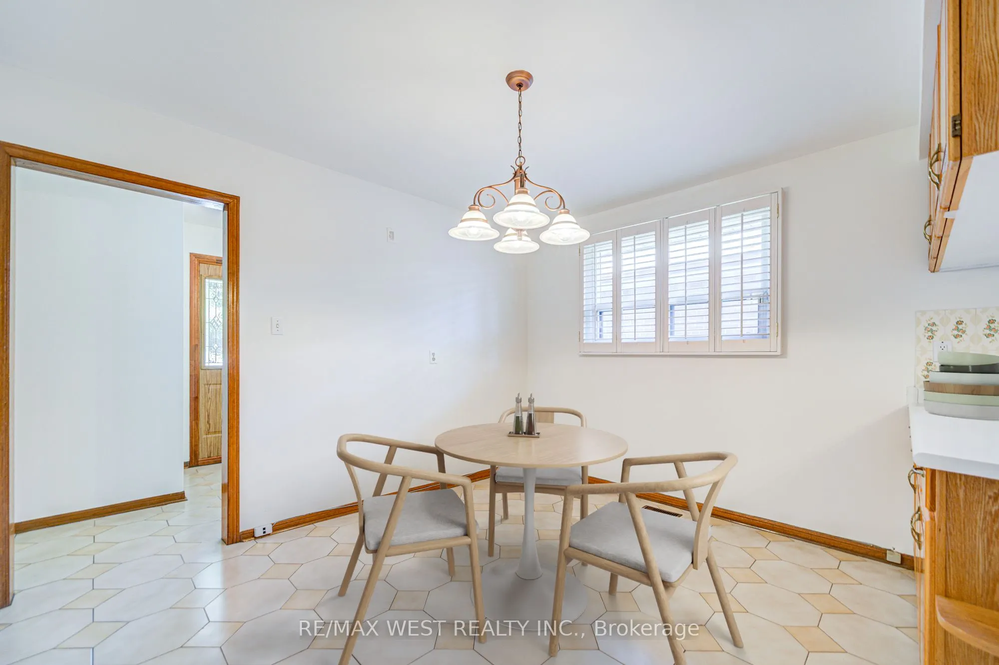85 Downsview Avenue