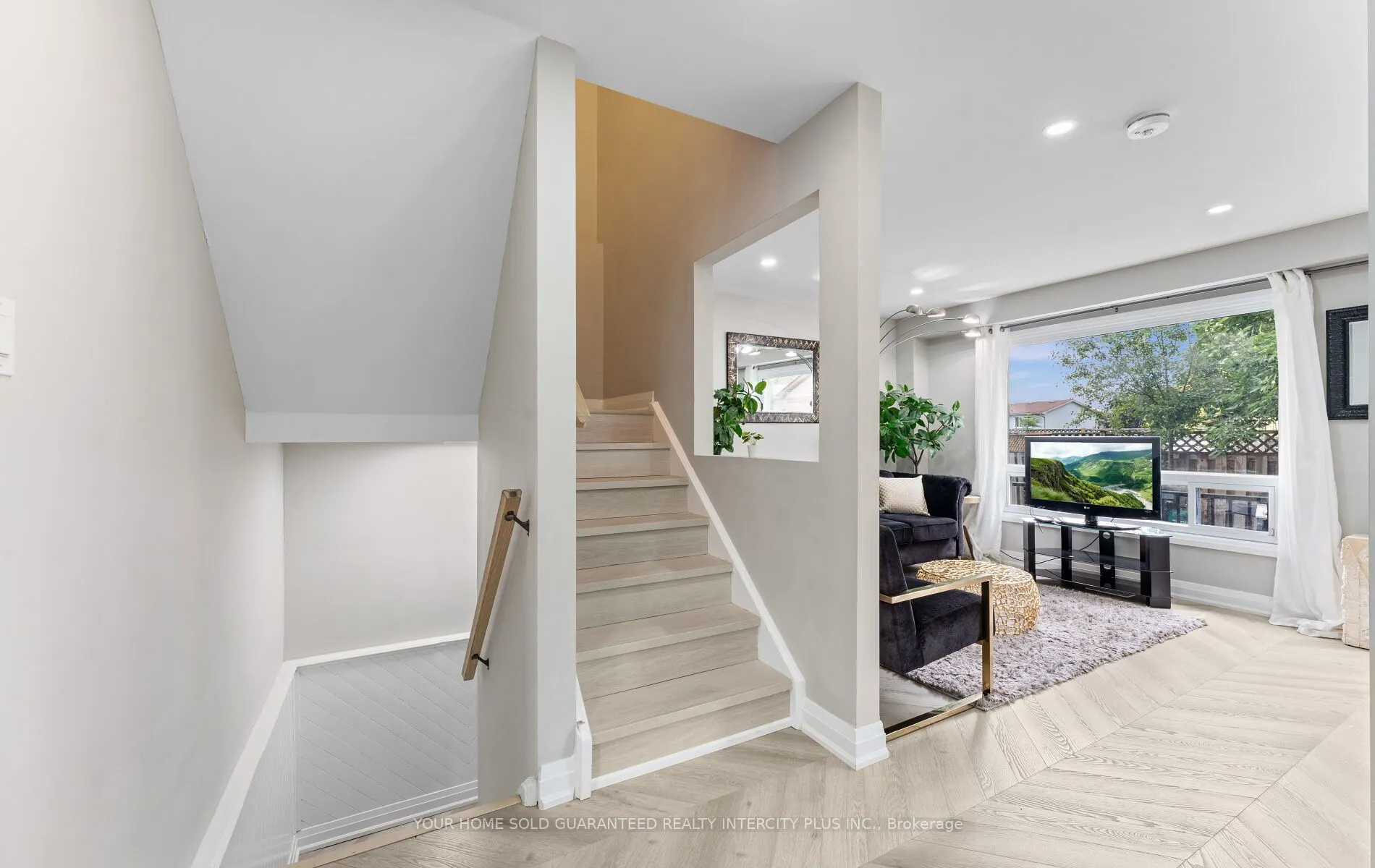 4 Borden Hill Court