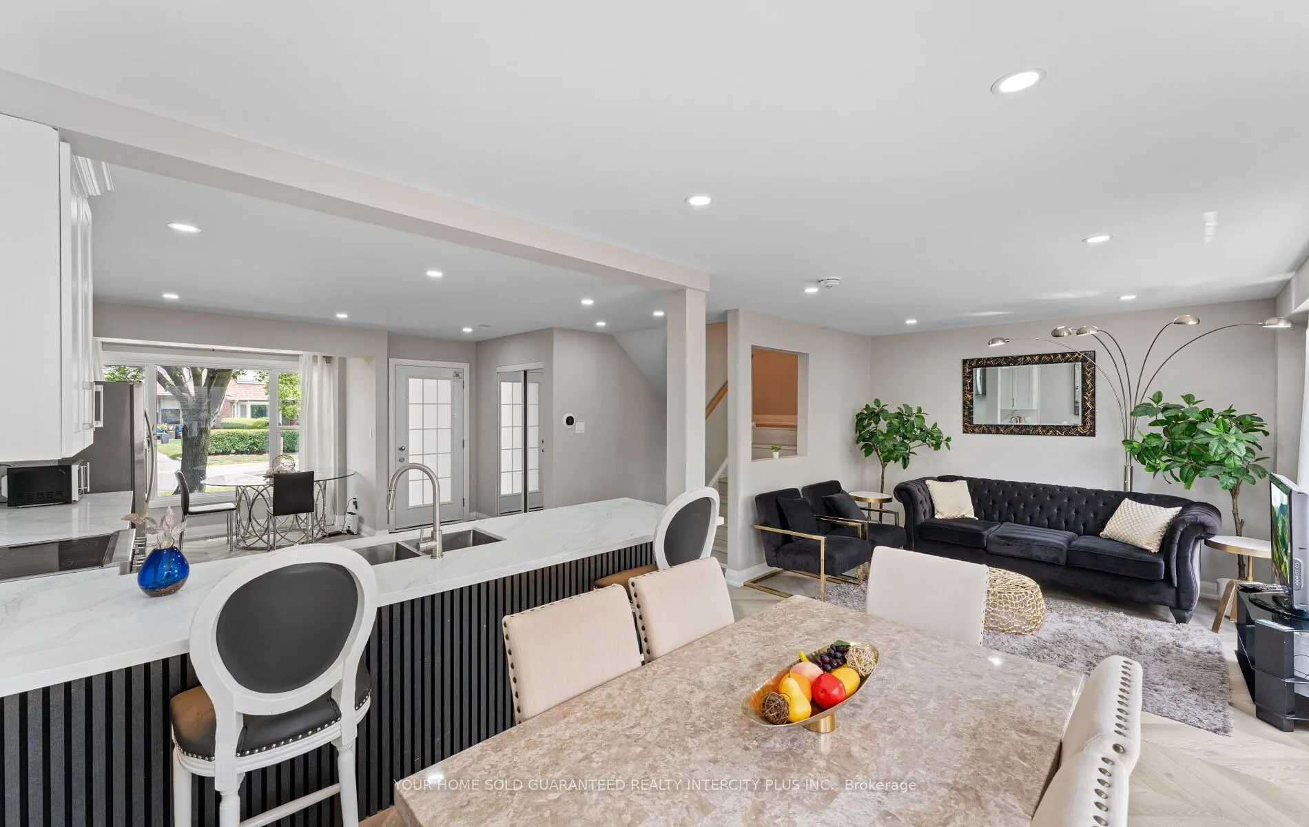 4 Borden Hill Court