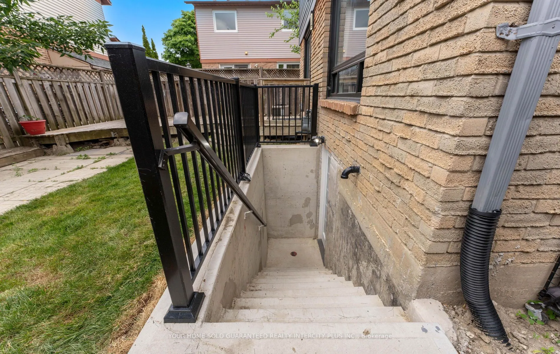 4 Borden Hill Court