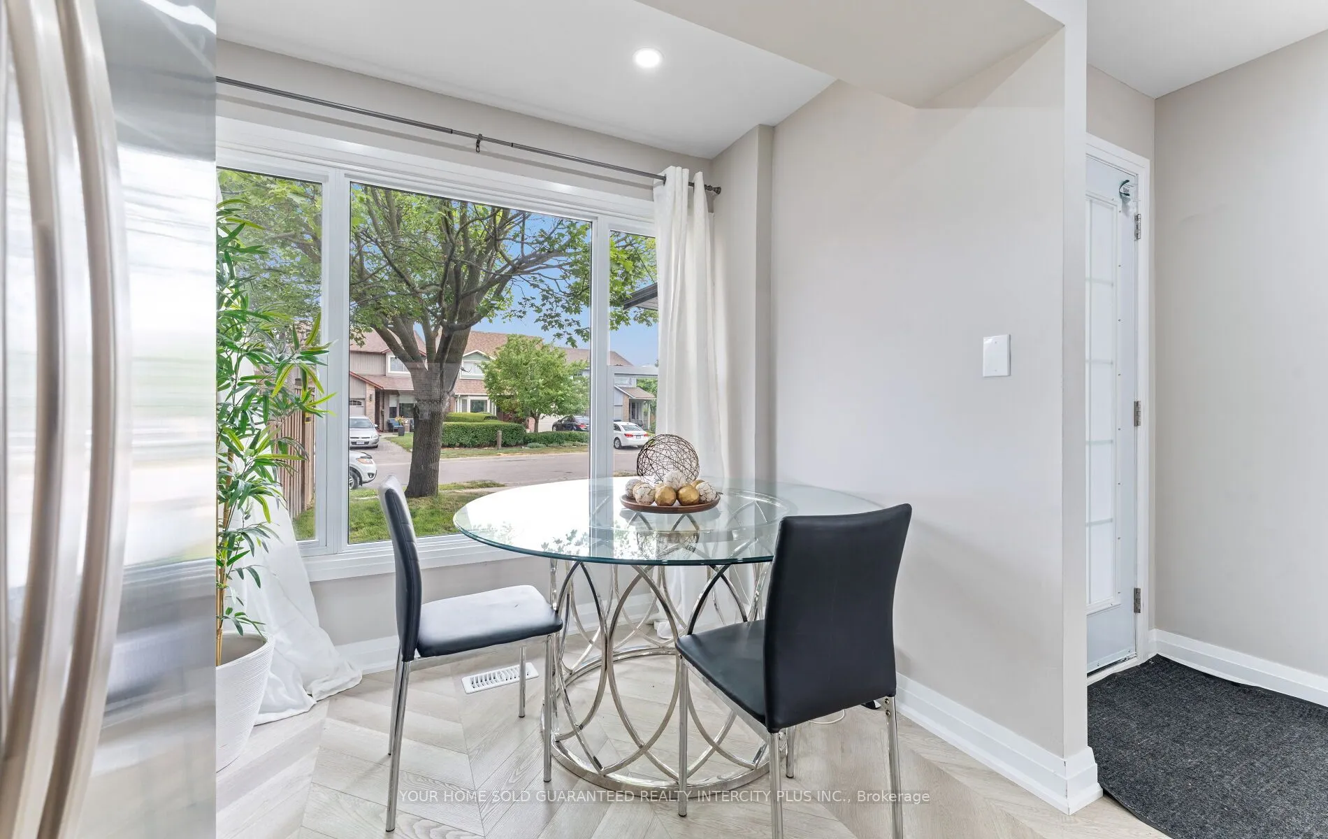 4 Borden Hill Court
