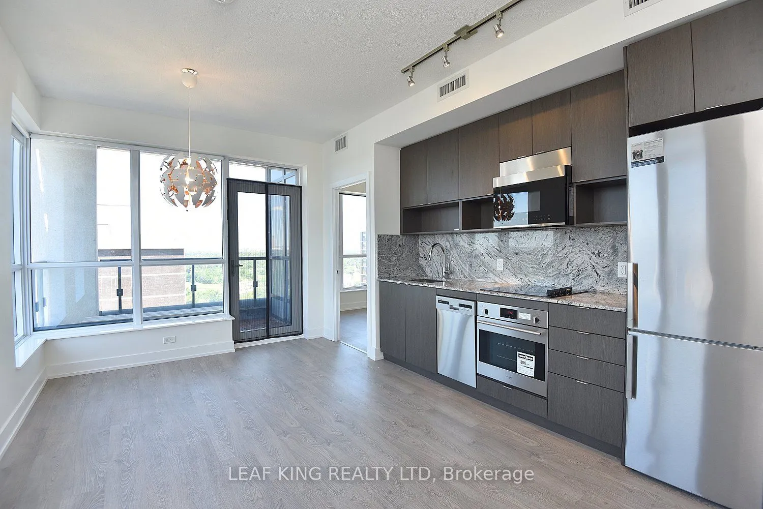 9 Mabelle Avenue, #3316