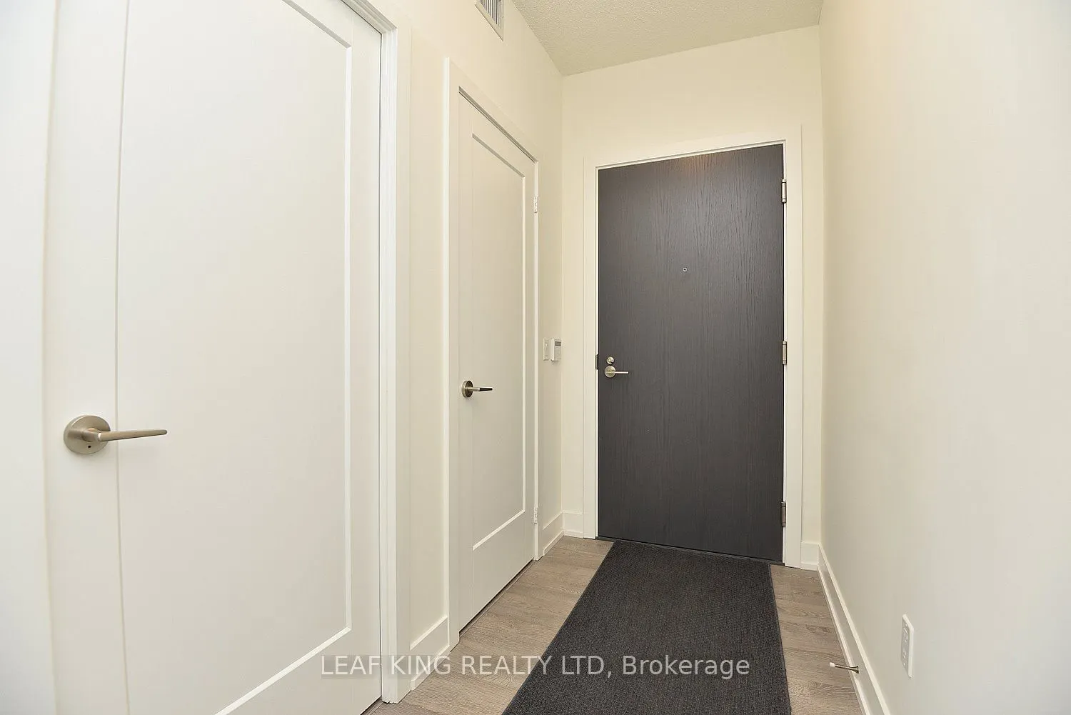 9 Mabelle Avenue, #3316