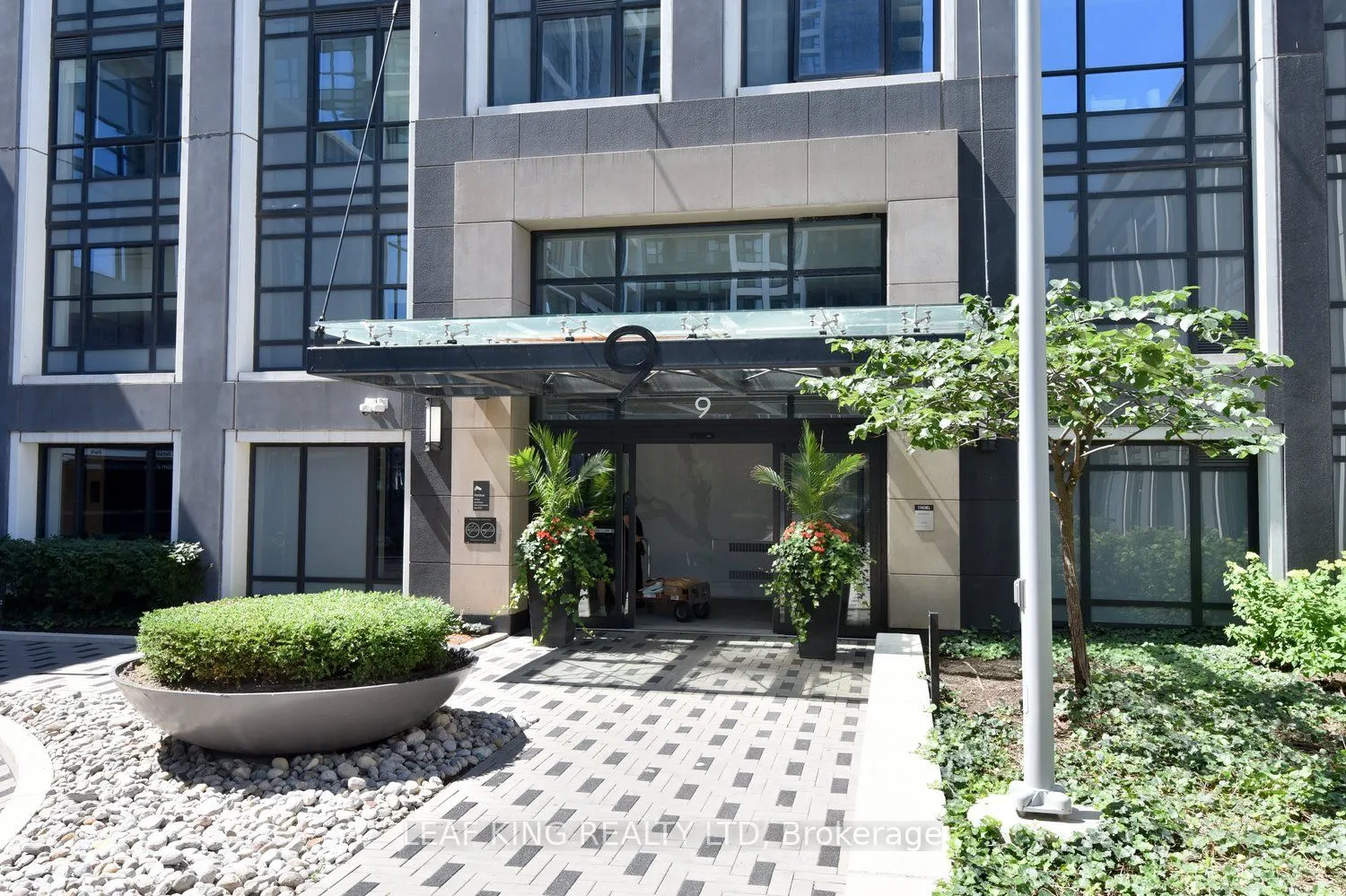 9 Mabelle Avenue, #3316