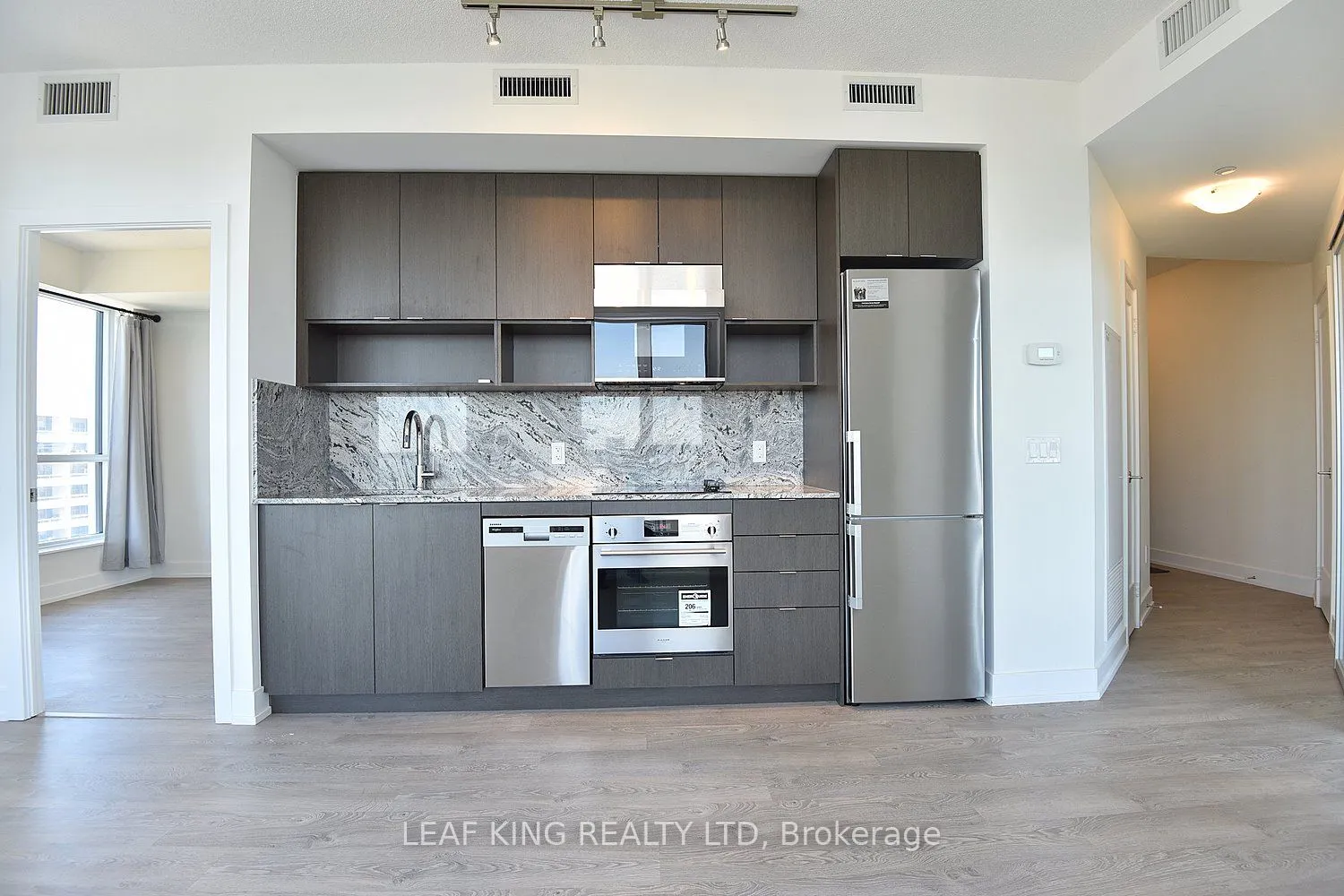 9 Mabelle Avenue, #3316