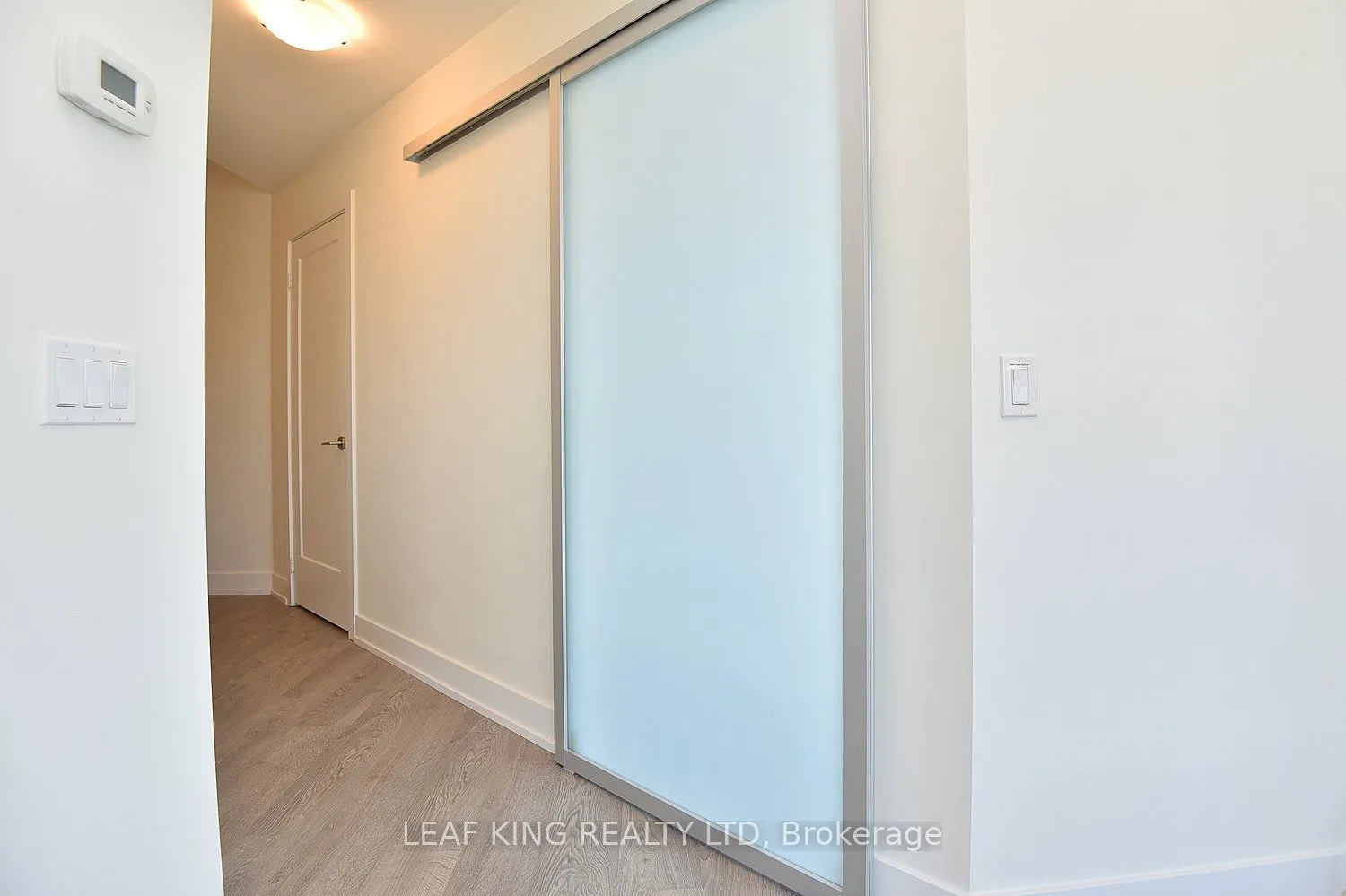 9 Mabelle Avenue, #3316
