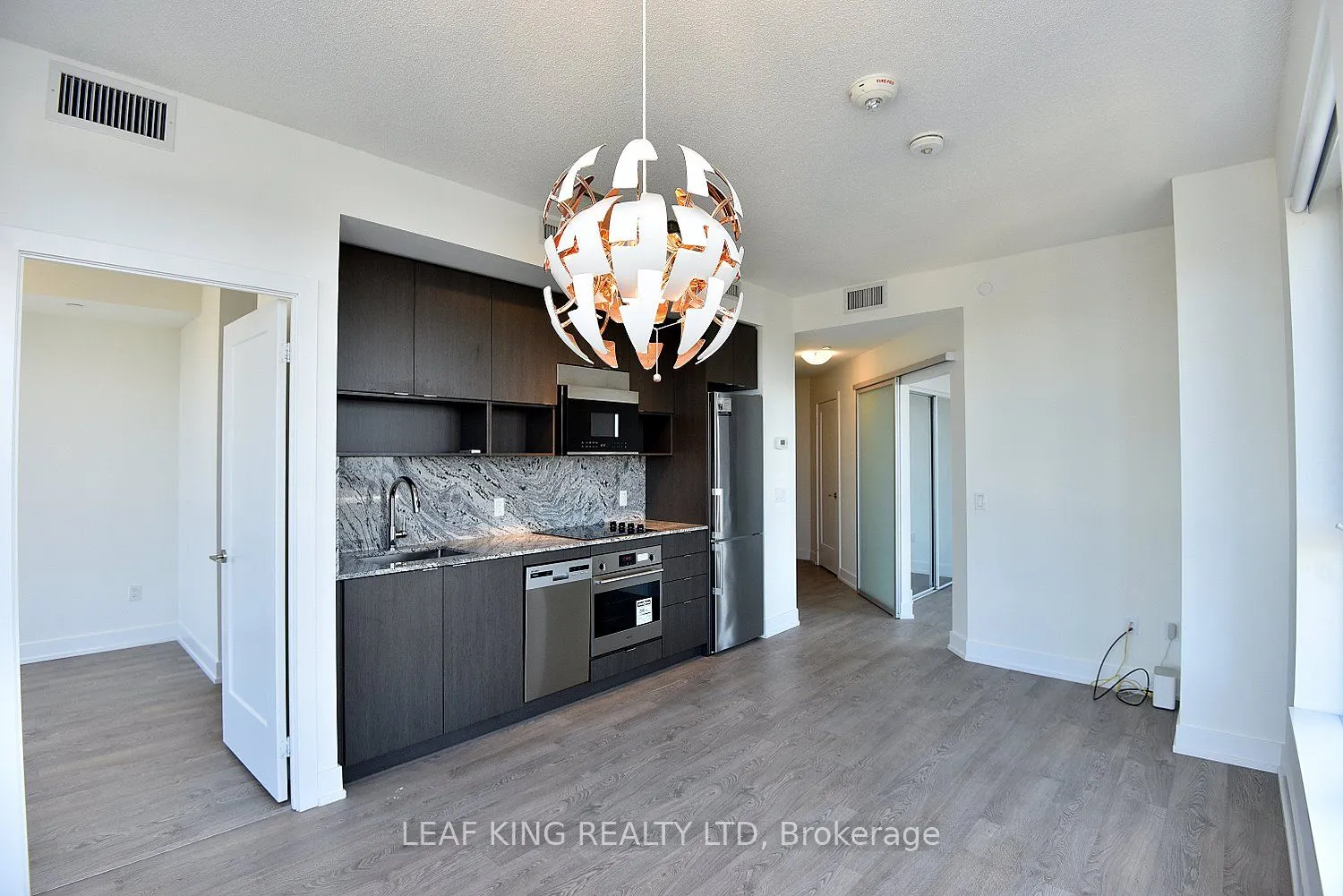 9 Mabelle Avenue, #3316