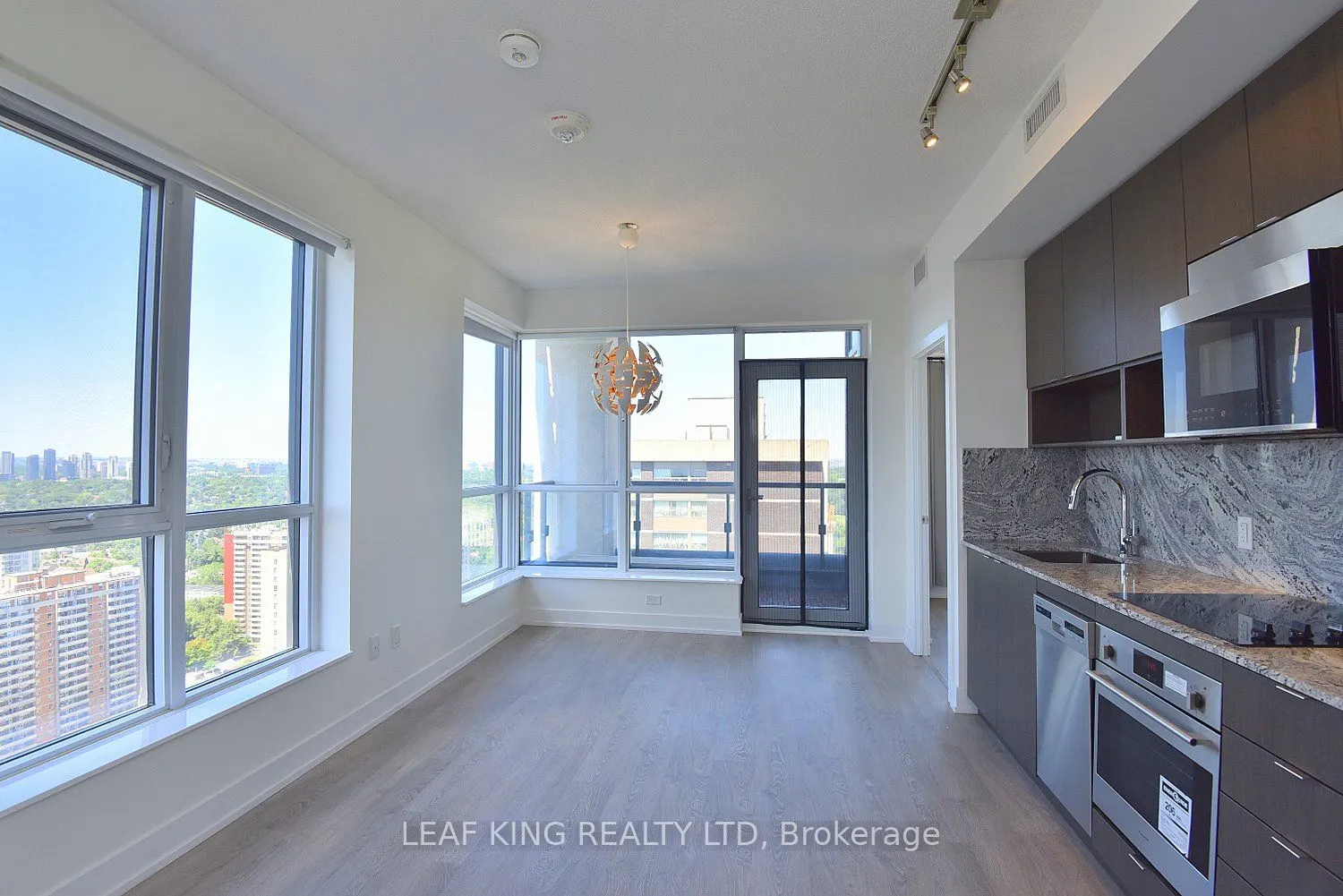 9 Mabelle Avenue, #3316