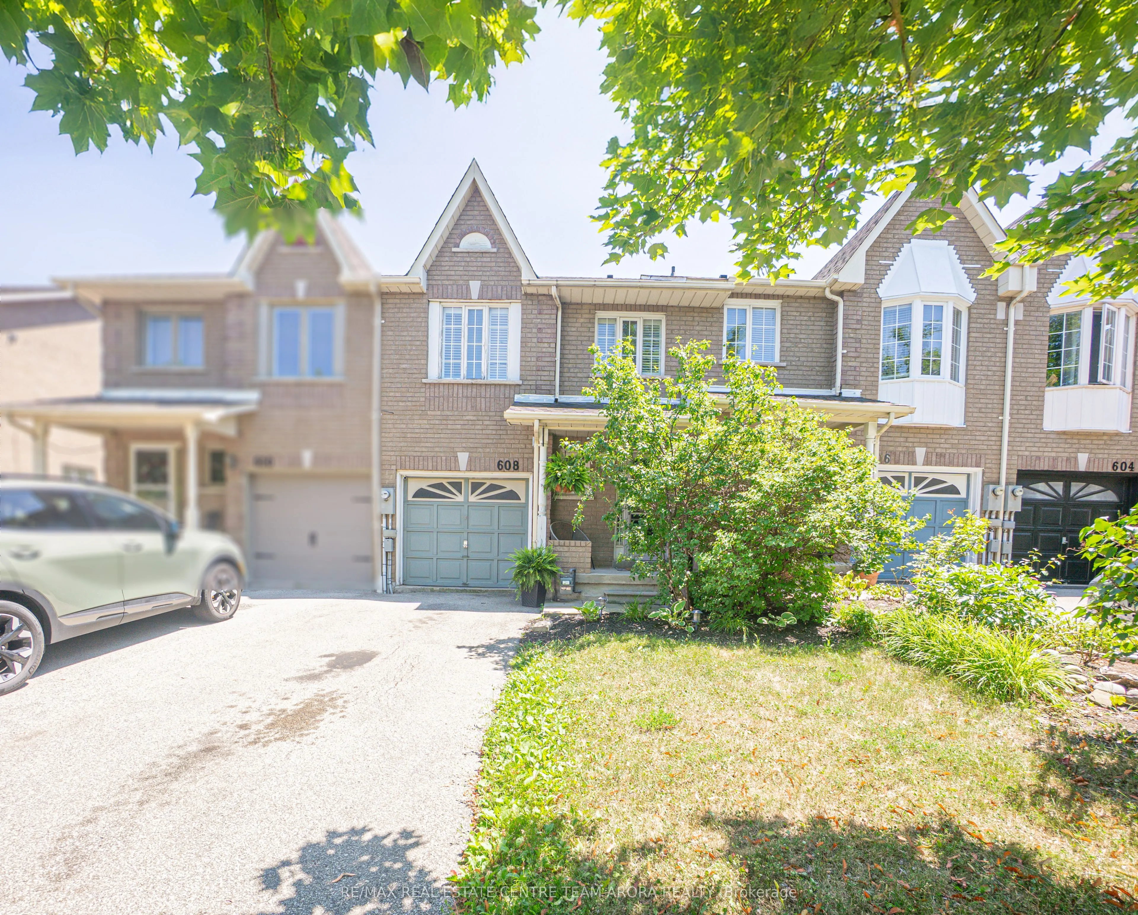 608 Lumberton Crescent