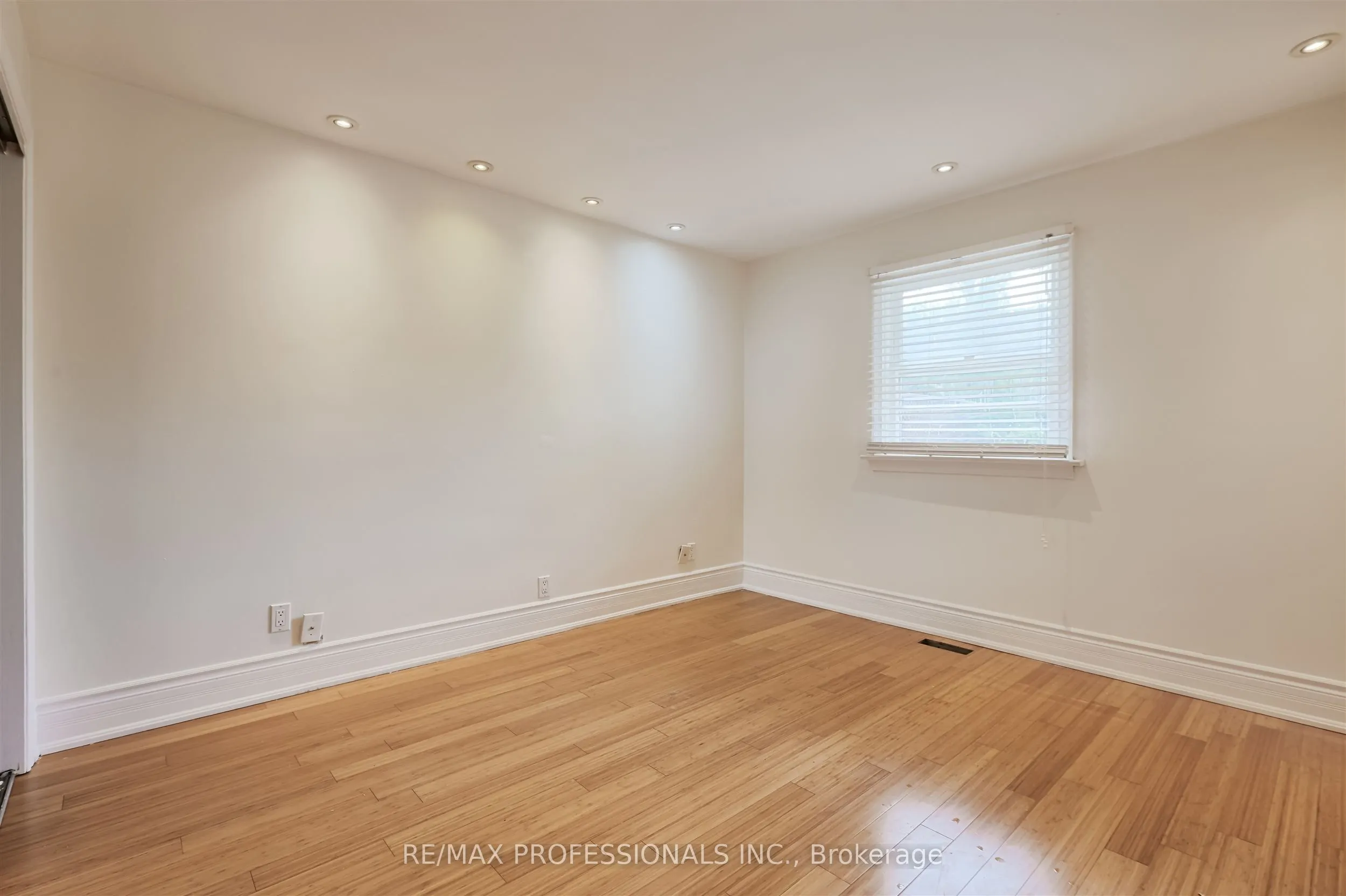 1026 Haig Boulevard, #Main