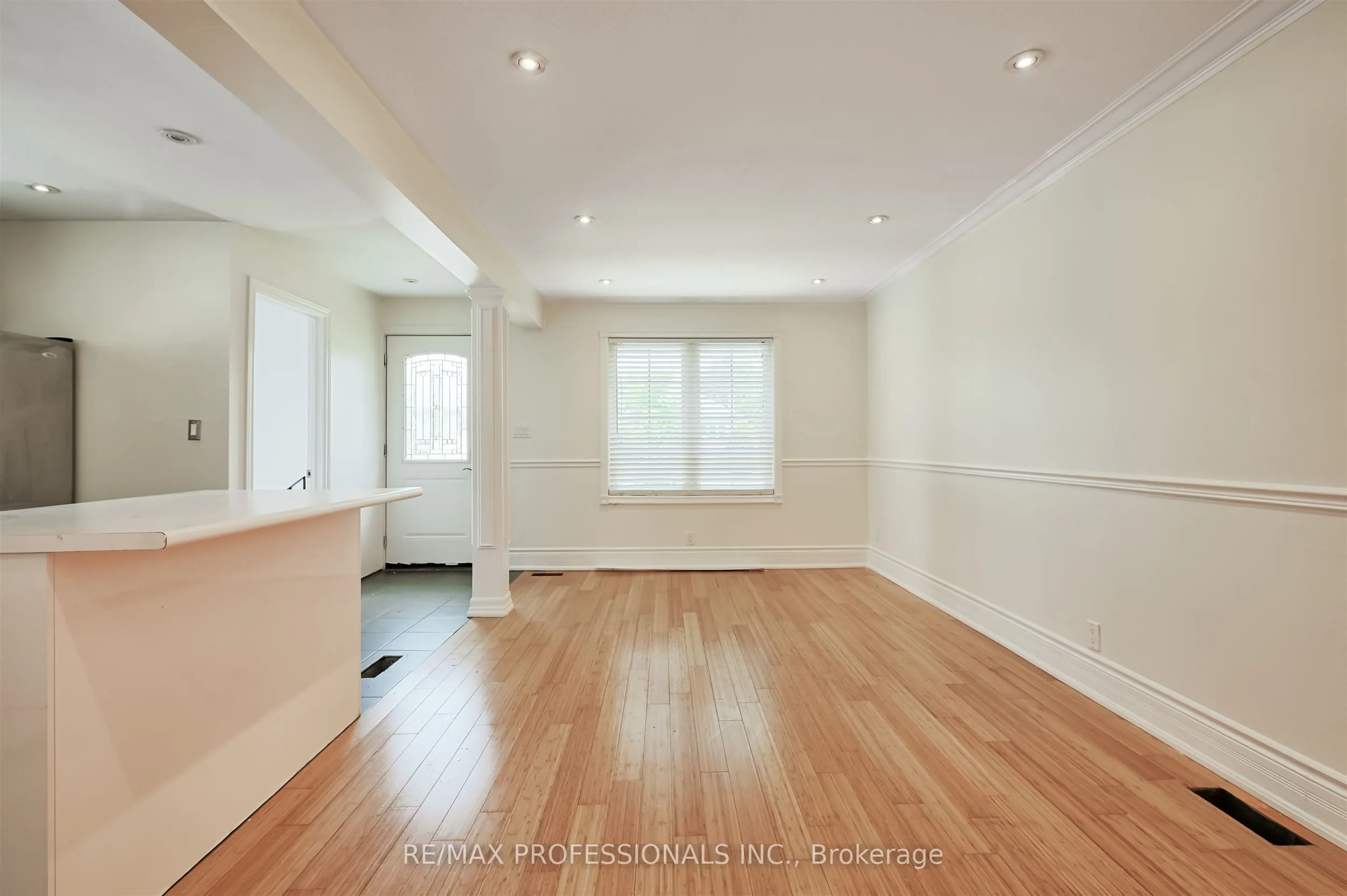 1026 Haig Boulevard, #Main