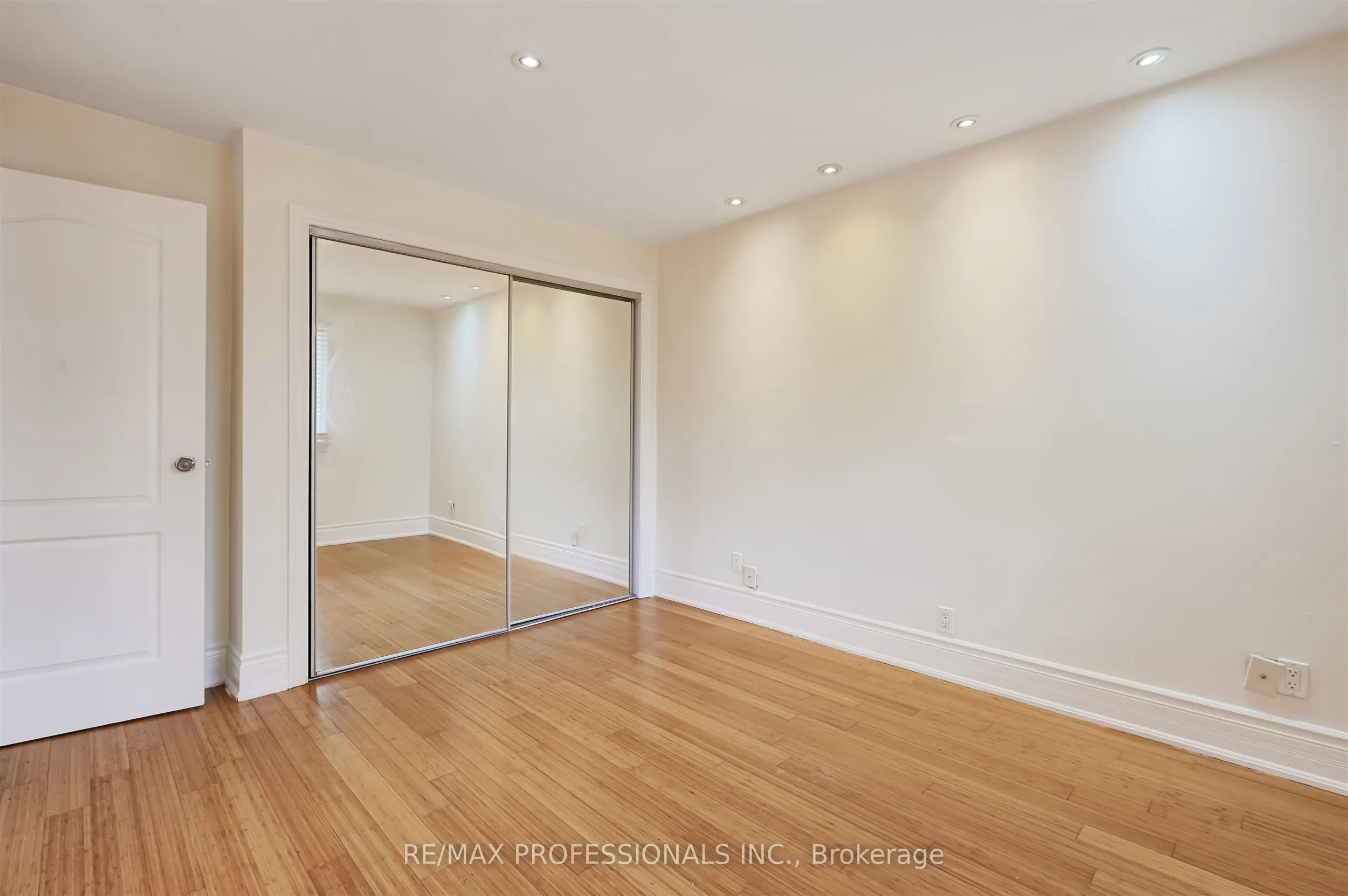 1026 Haig Boulevard, #Main