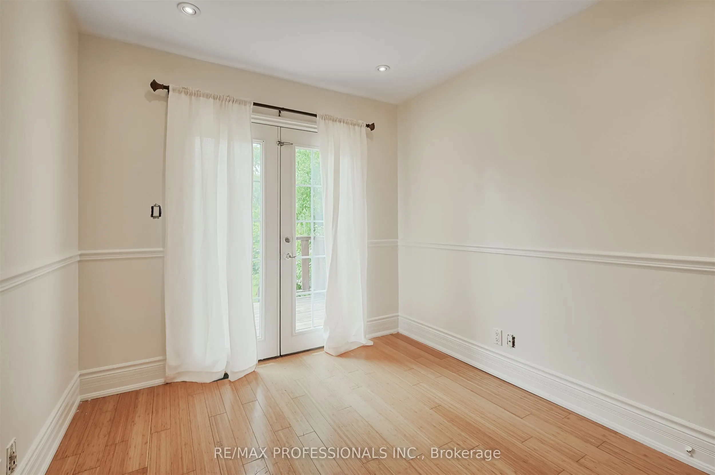1026 Haig Boulevard, #Main