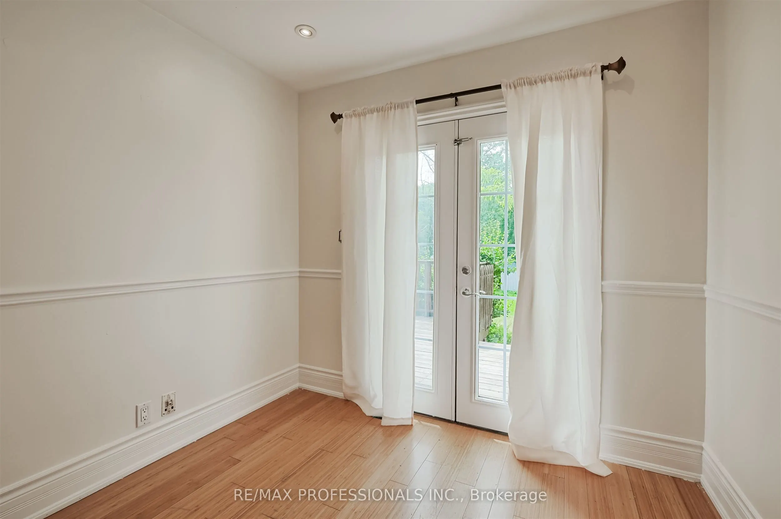 1026 Haig Boulevard, #Main