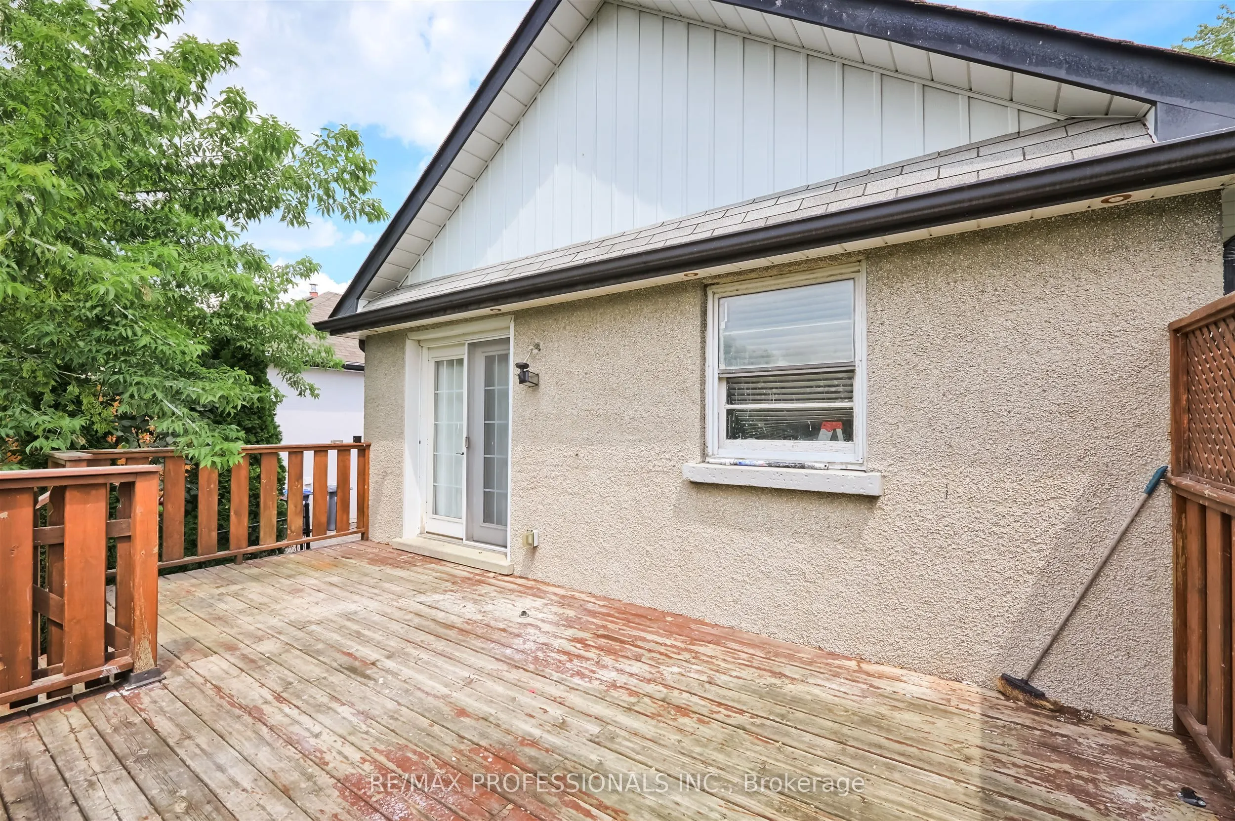 1026 Haig Boulevard, #Main