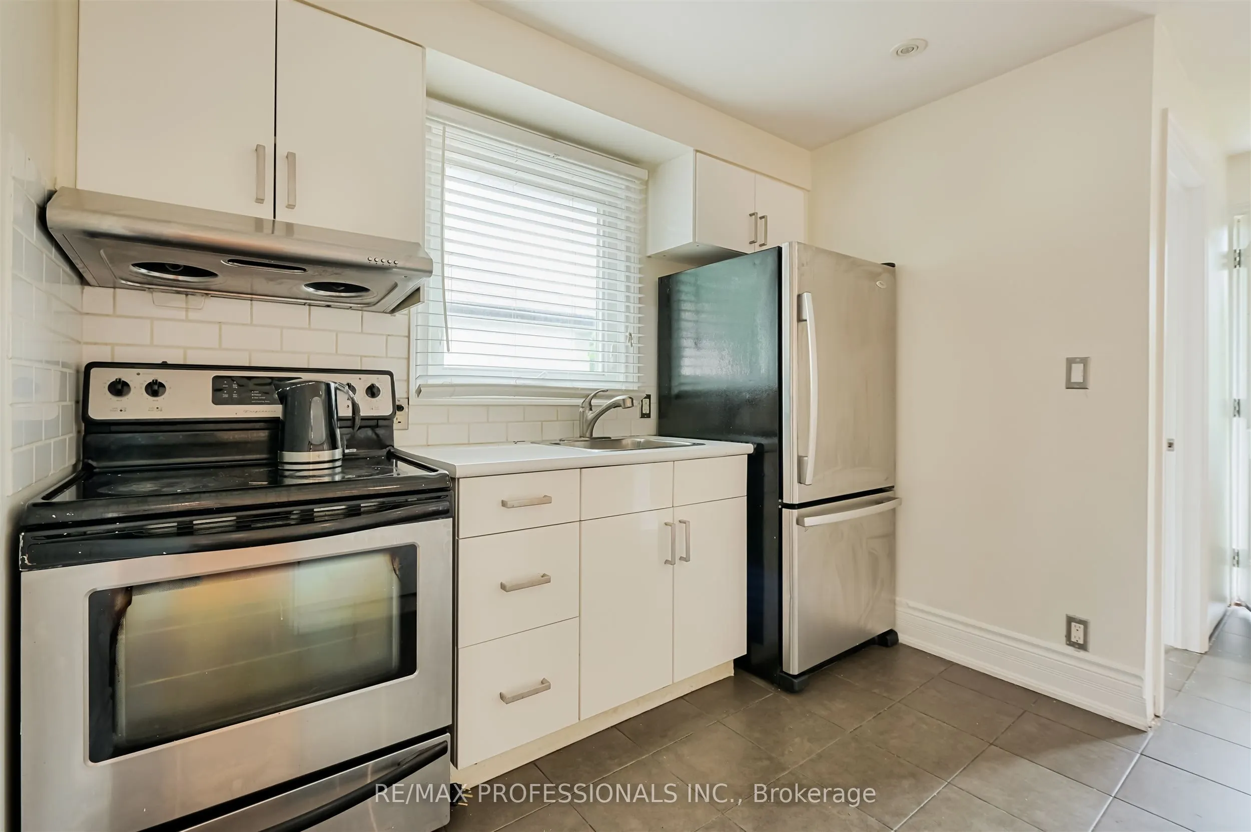 1026 Haig Boulevard, #Main
