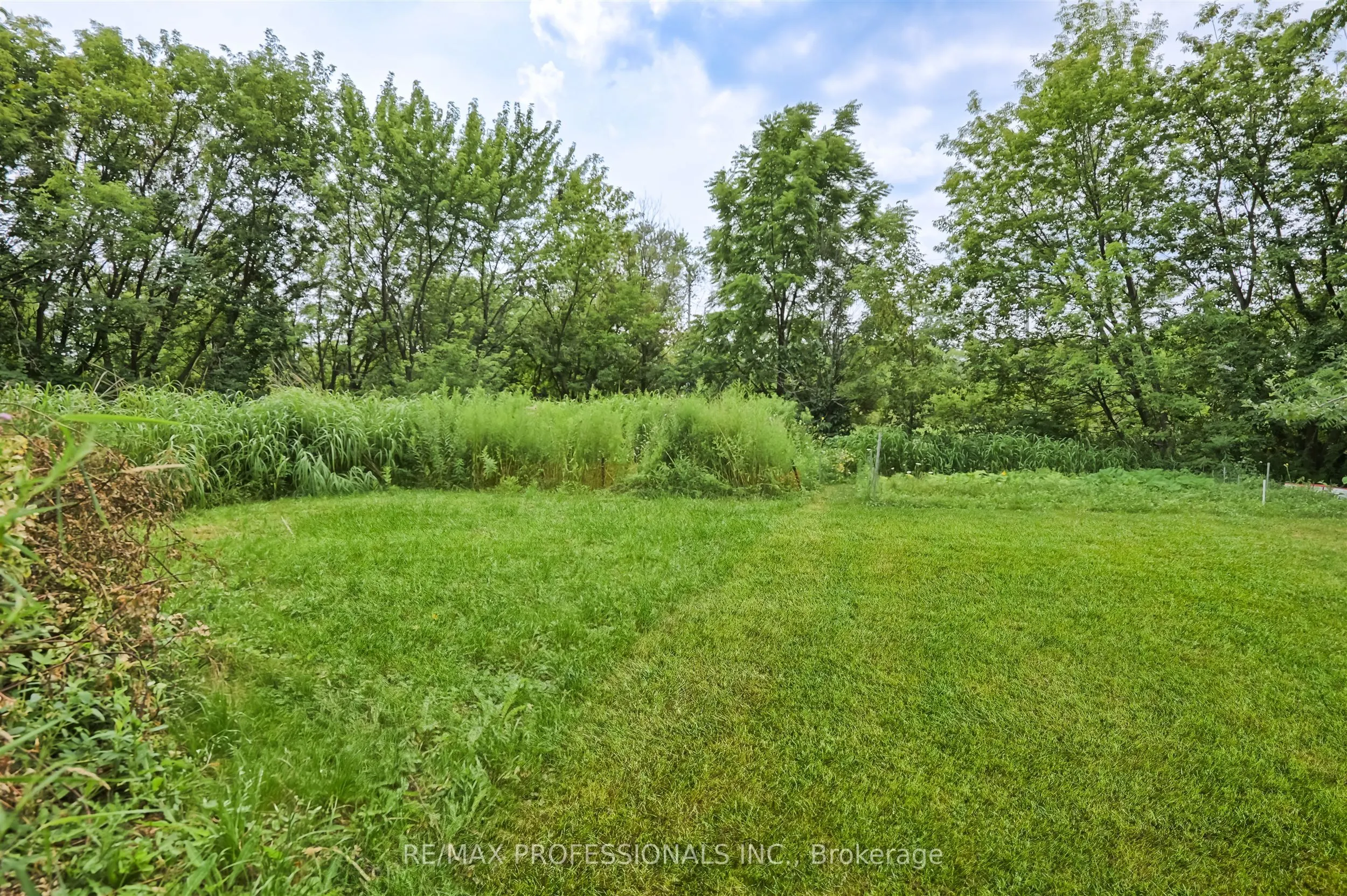 1026 Haig Boulevard, #Main