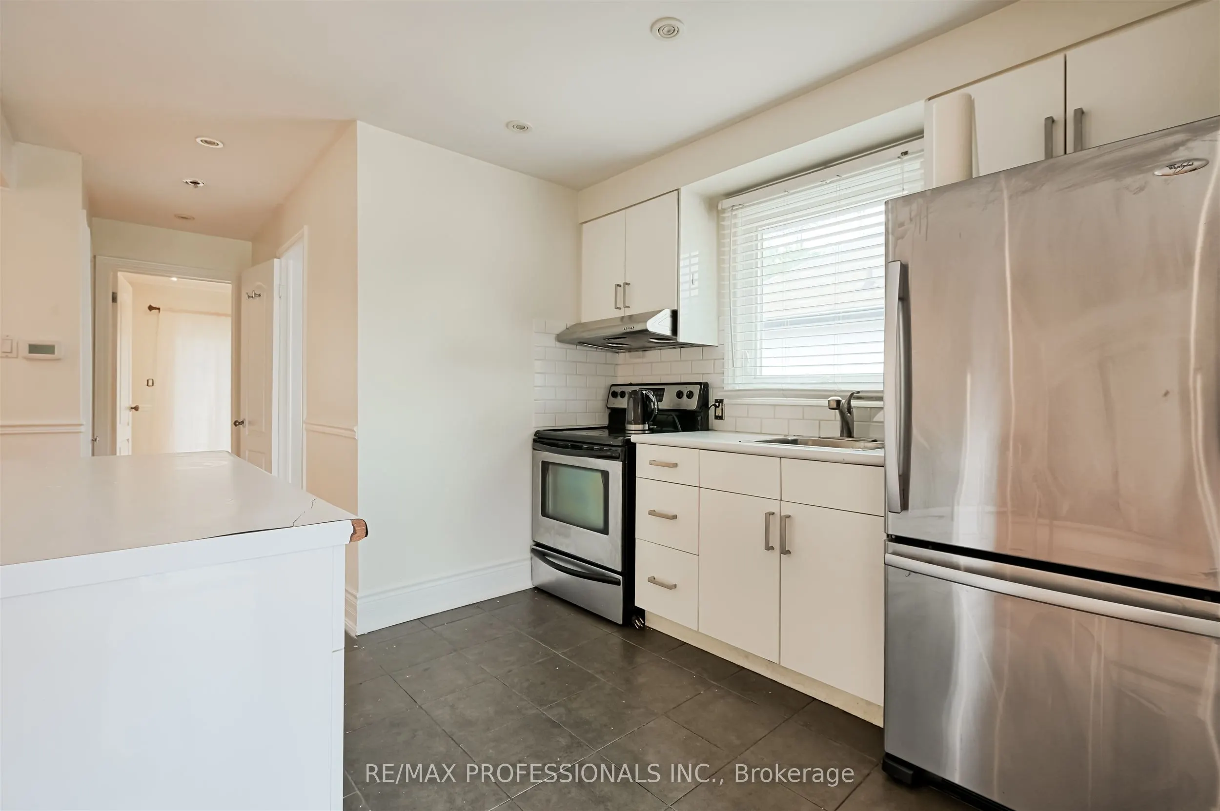 1026 Haig Boulevard, #Main