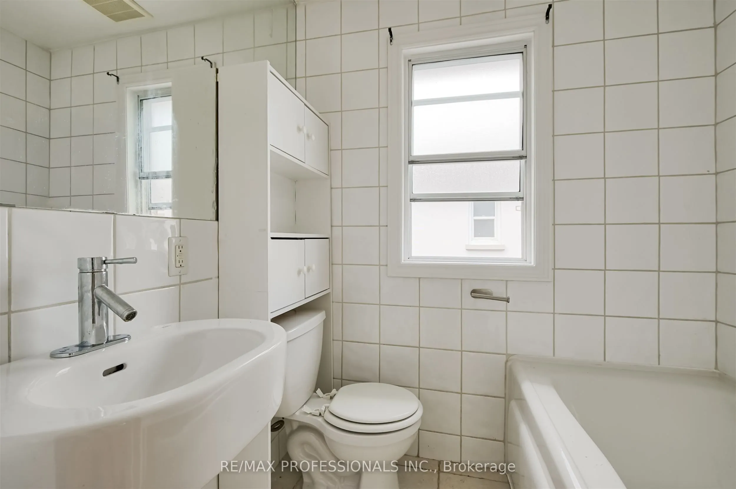 1026 Haig Boulevard, #Main