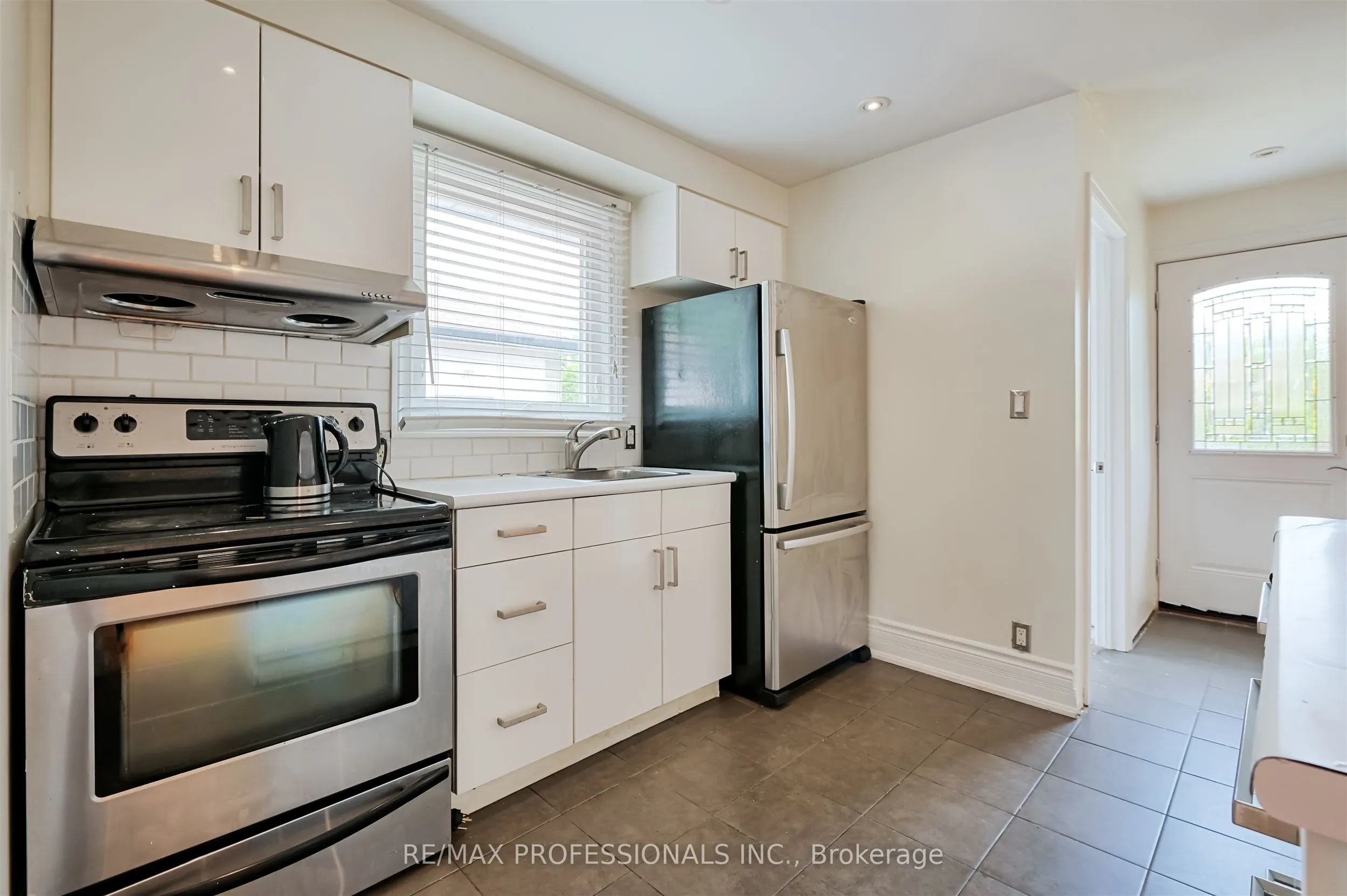 1026 Haig Boulevard, #Main