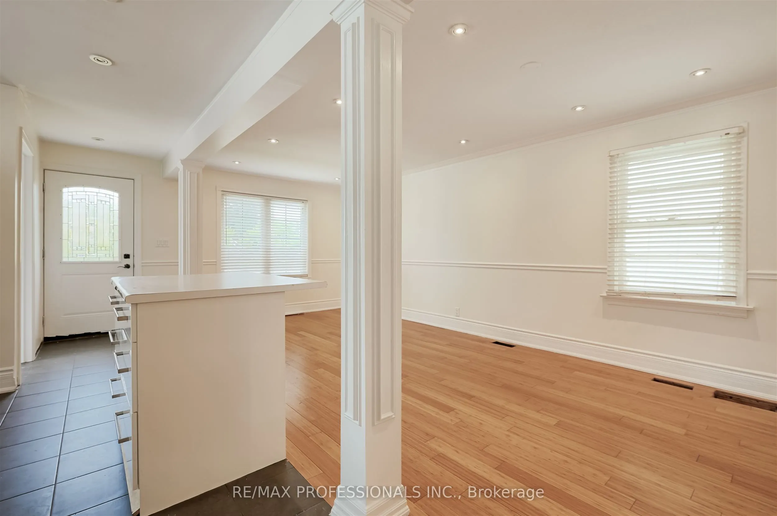 1026 Haig Boulevard, #Main