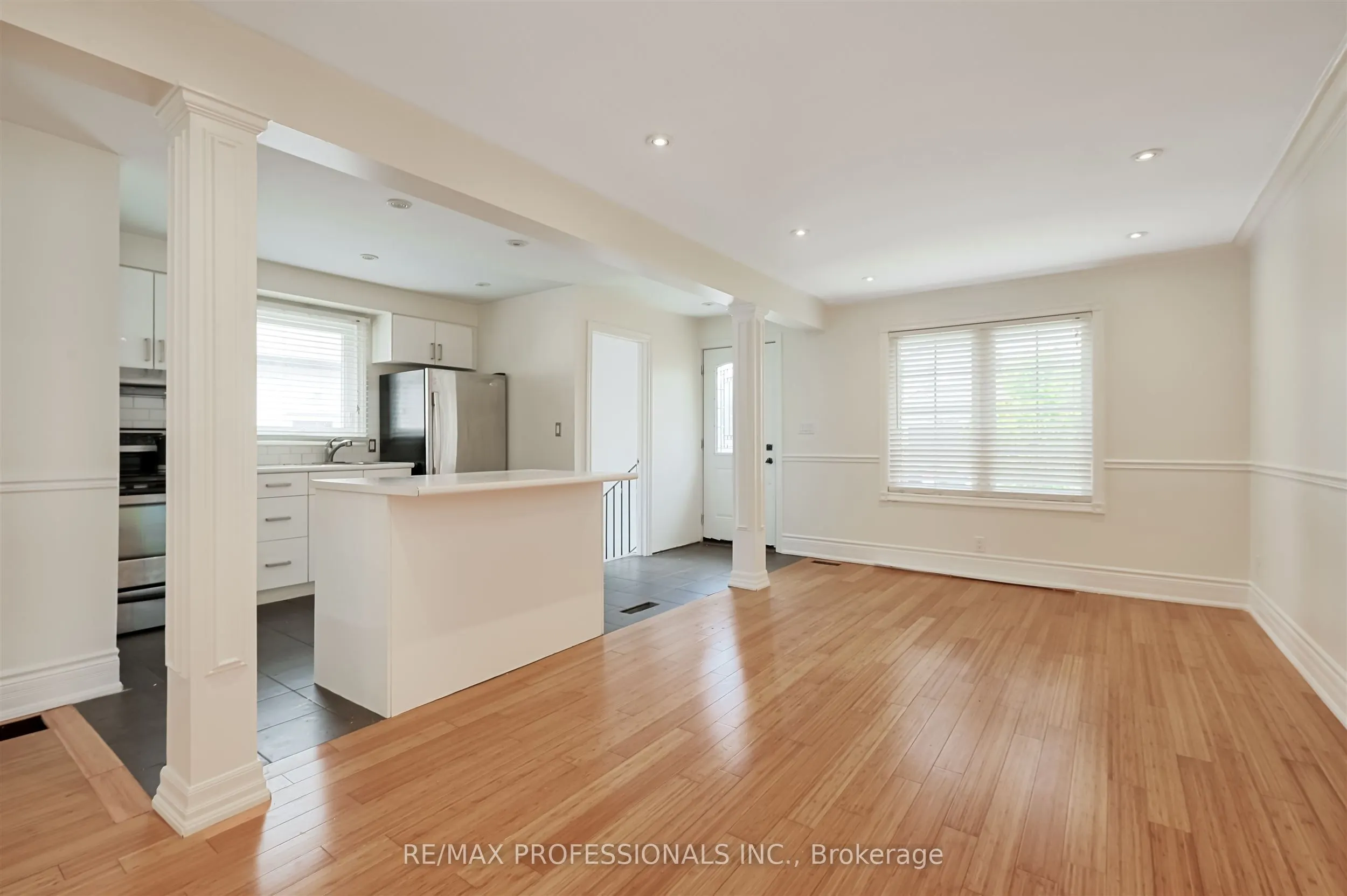 1026 Haig Boulevard, #Main