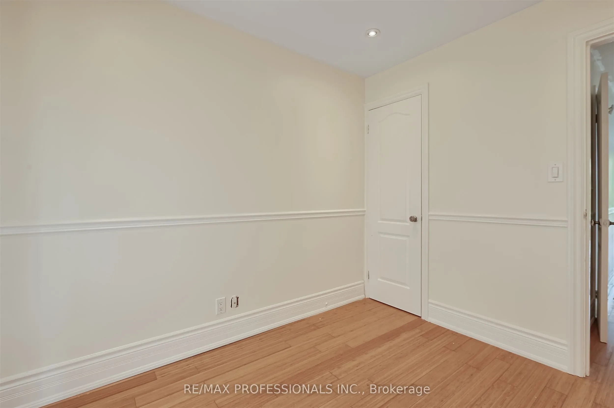 1026 Haig Boulevard, #Main