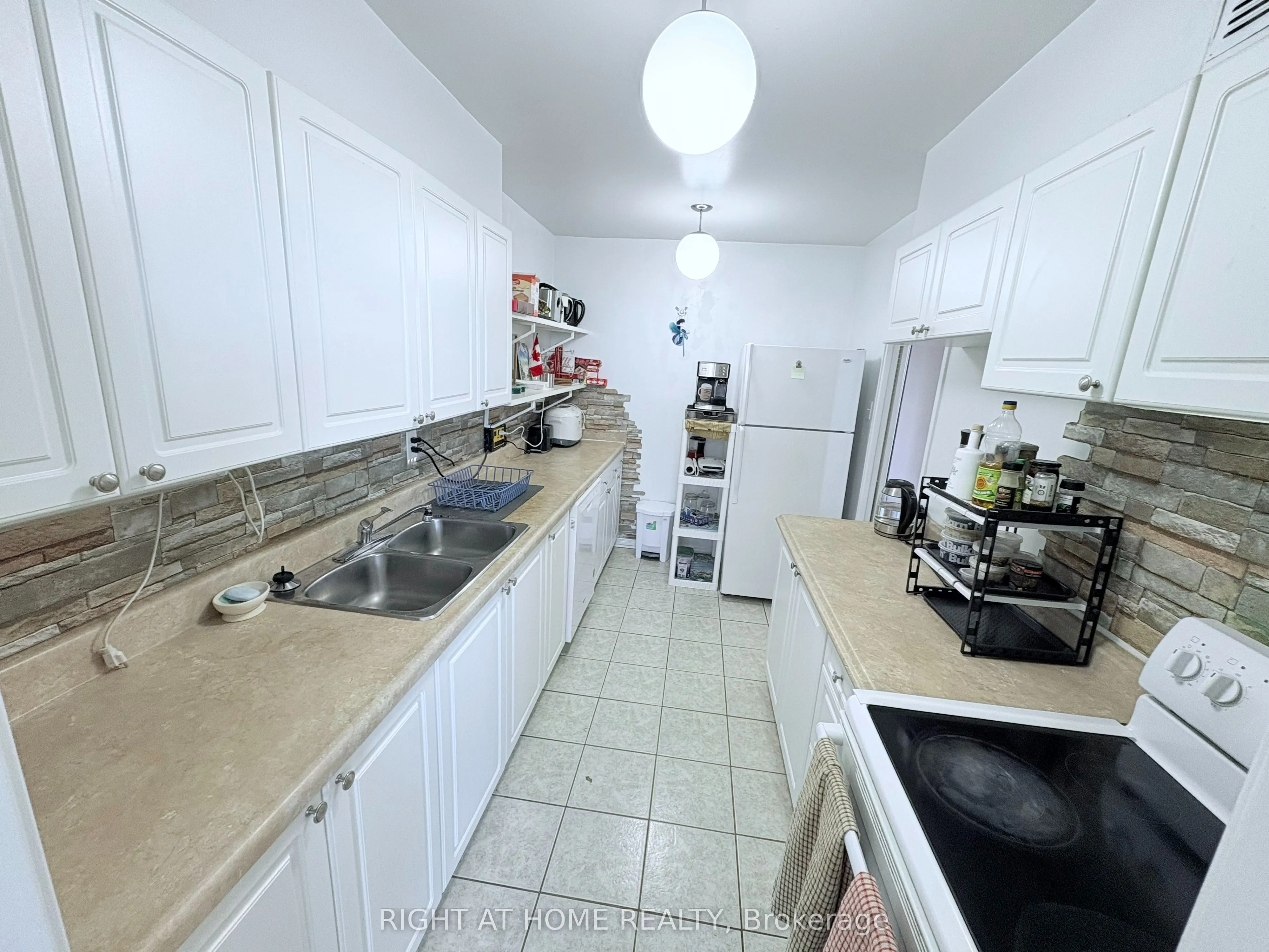 65 Southport Street, #1508