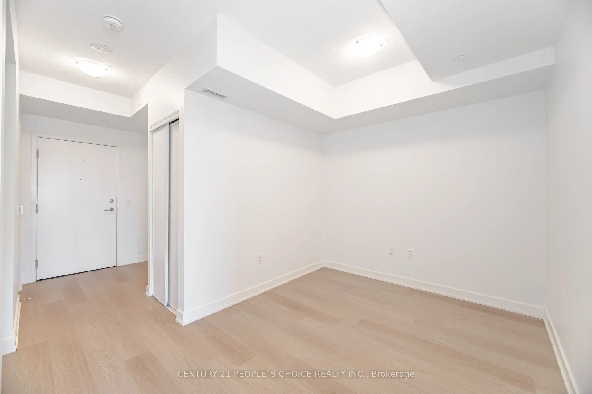859 The Queensway, #525