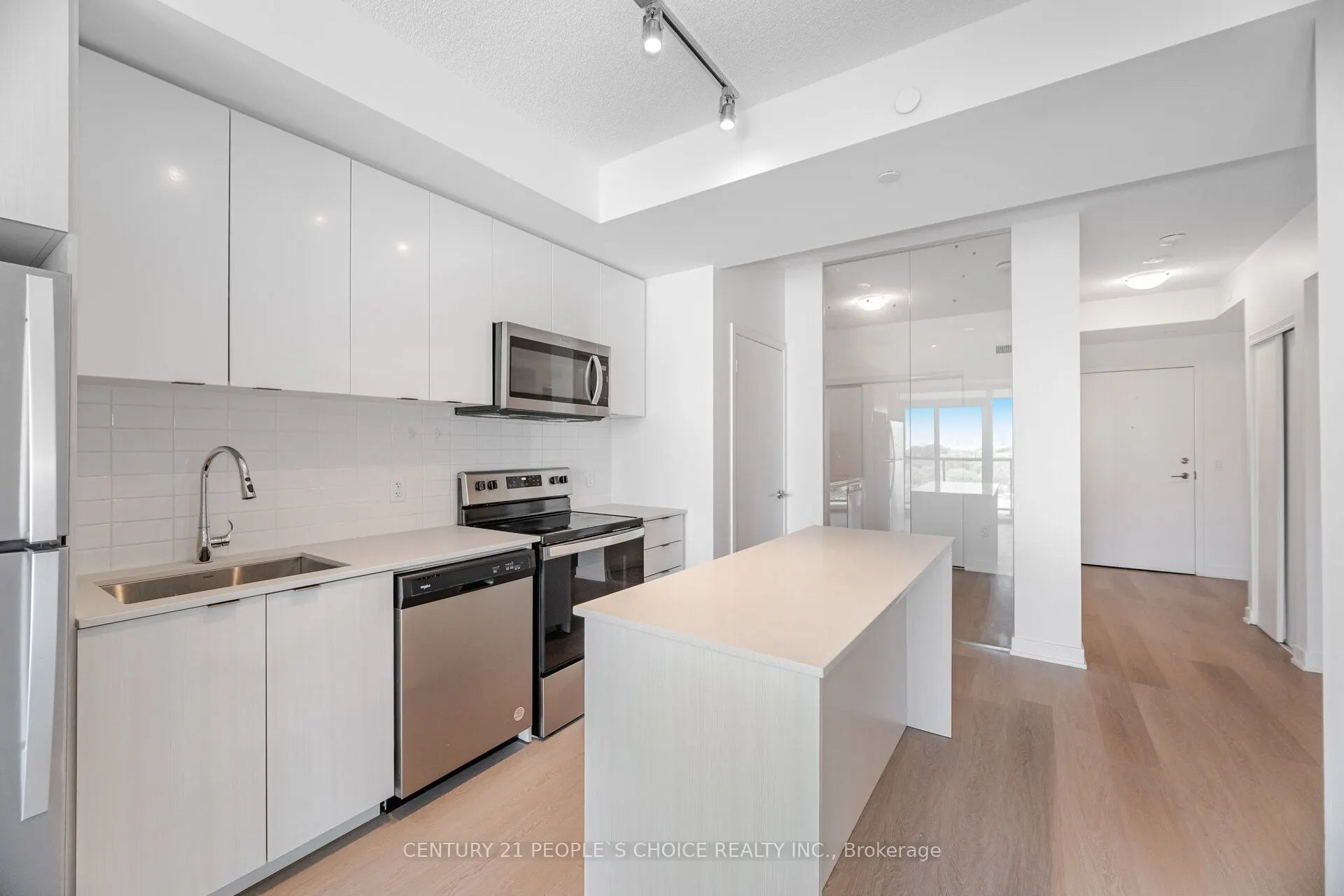 859 The Queensway, #525