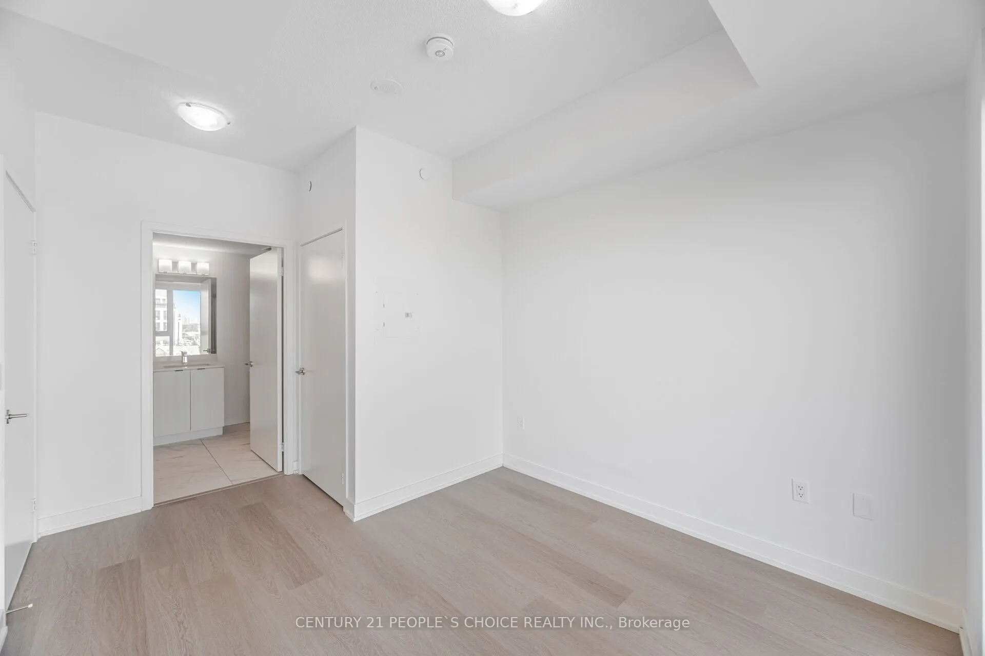859 The Queensway, #525