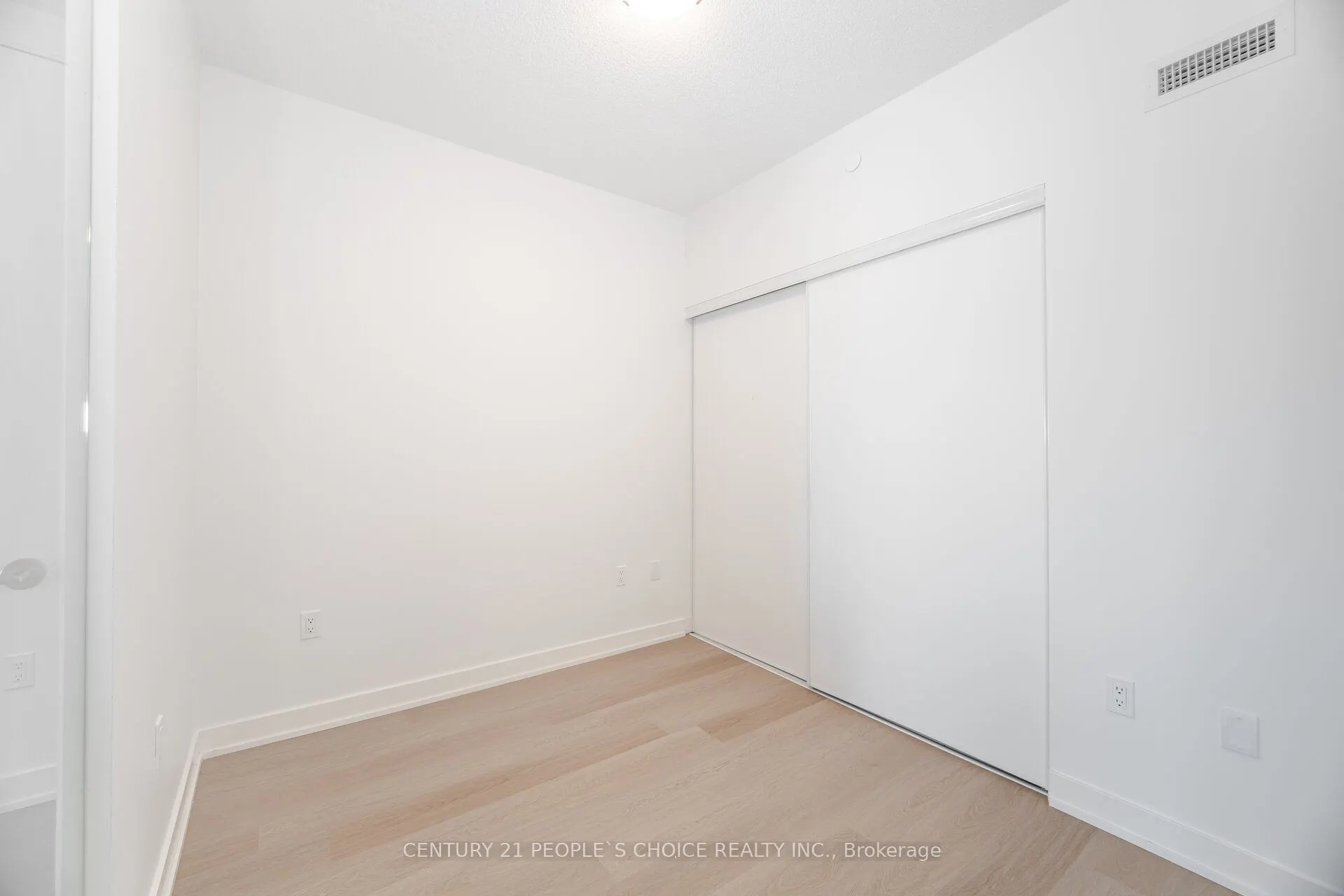 859 The Queensway, #525