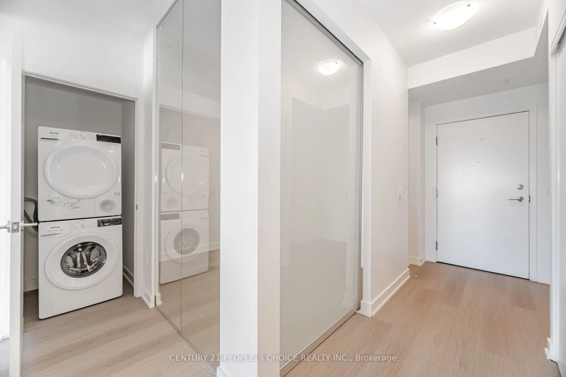 859 The Queensway, #525