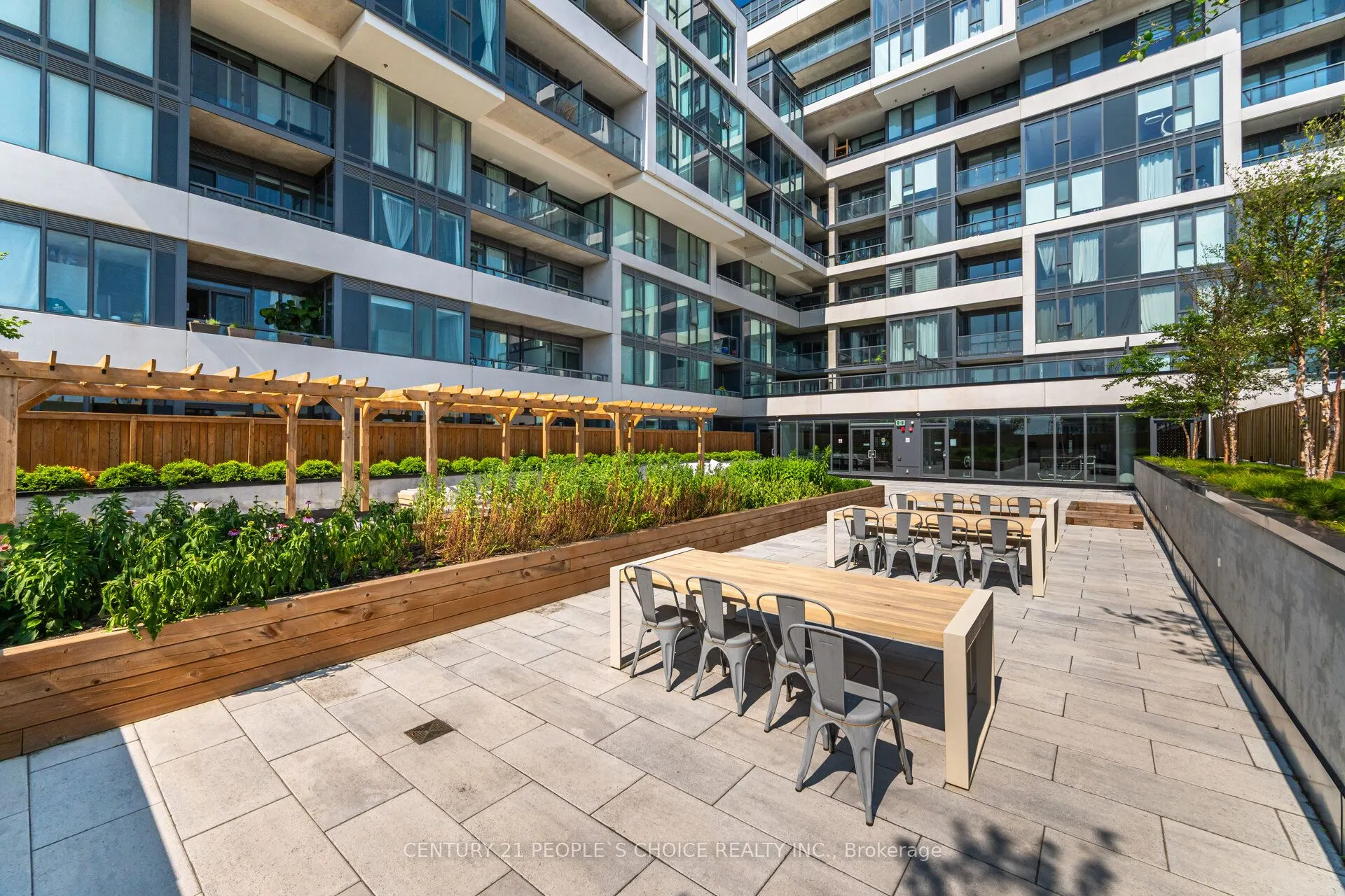 859 The Queensway, #525