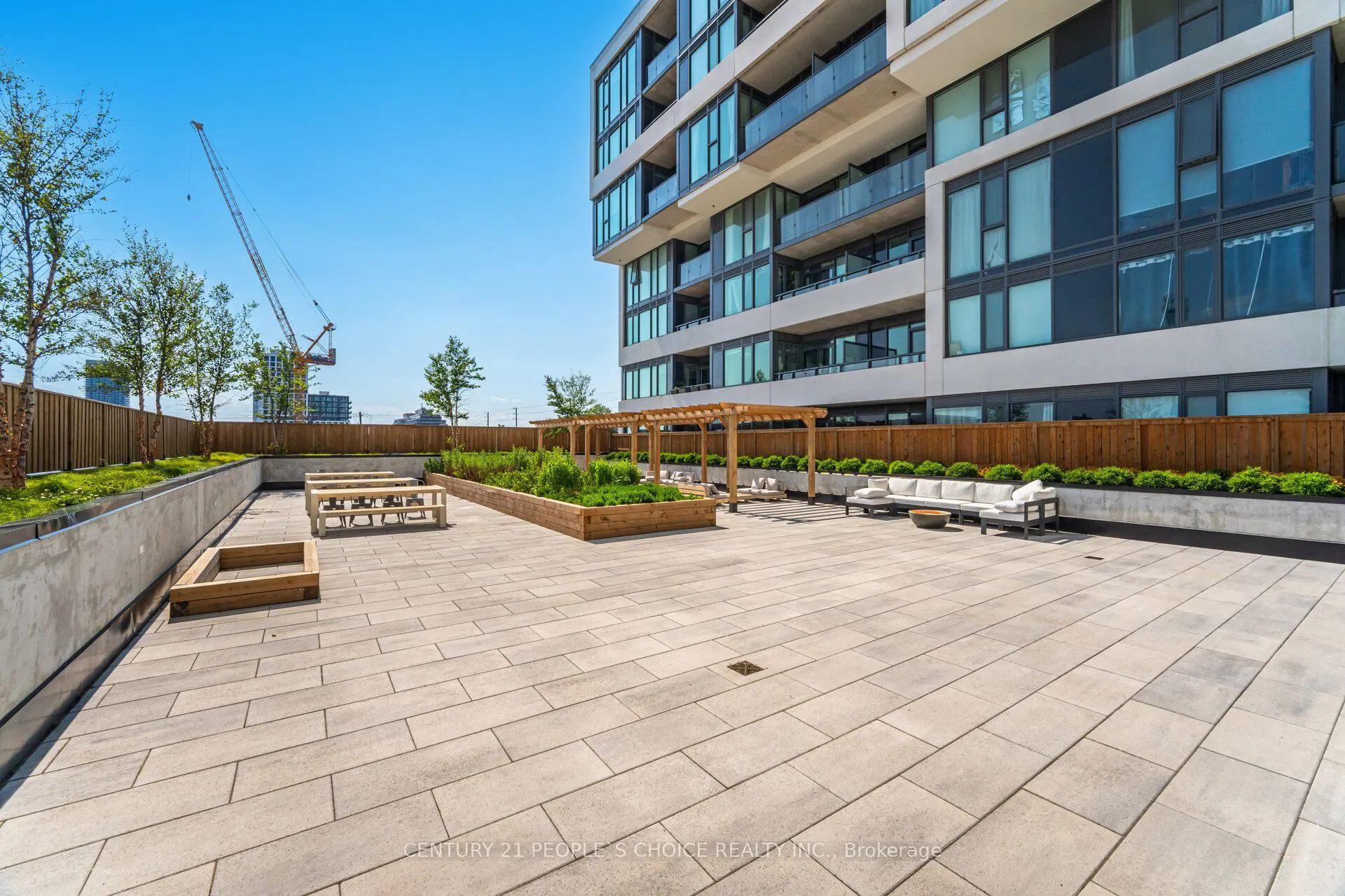 859 The Queensway, #525