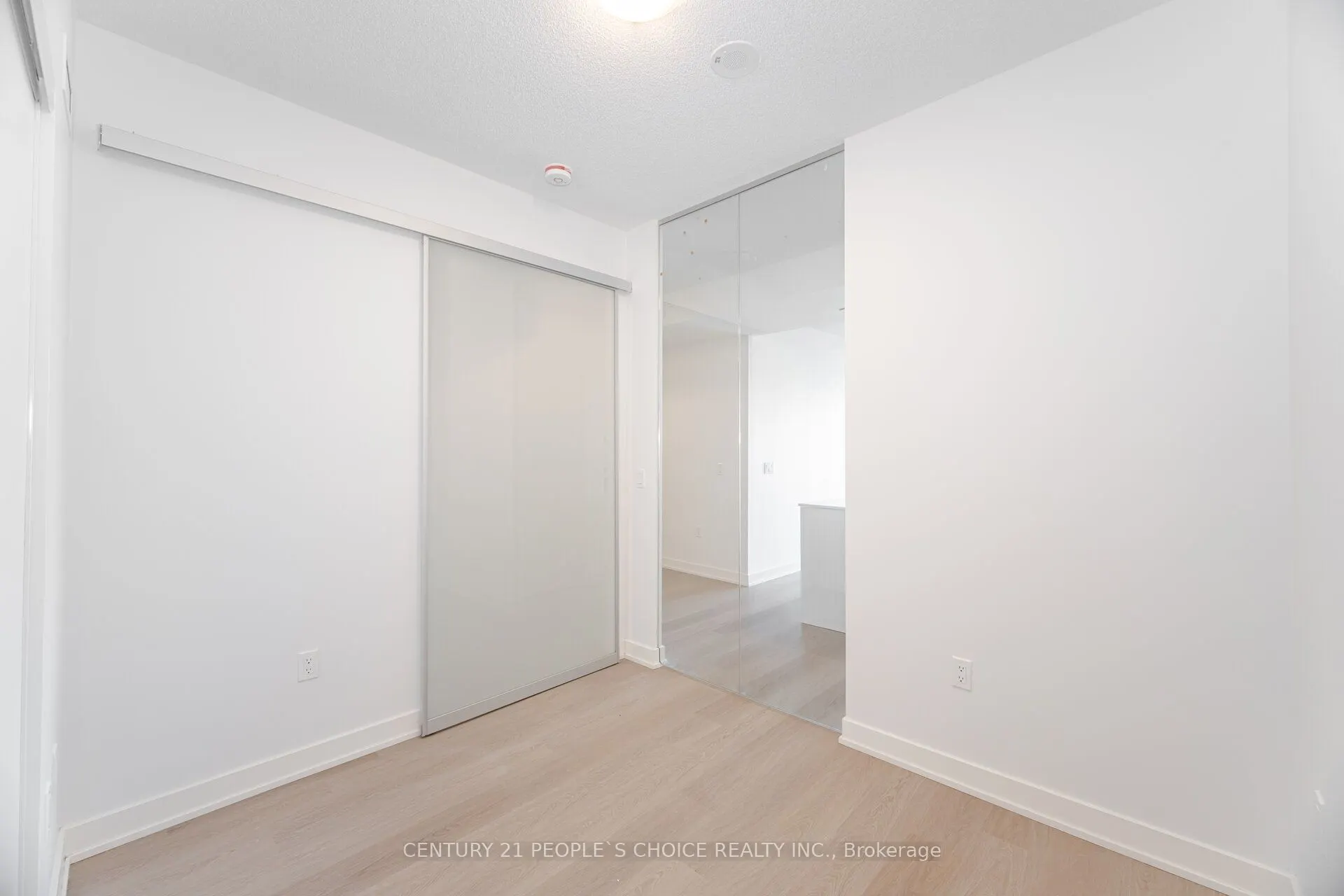 859 The Queensway, #525