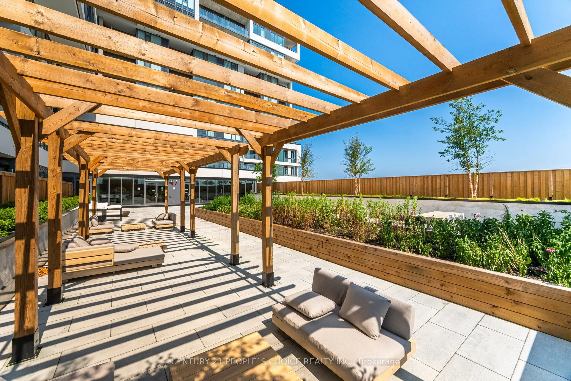 859 The Queensway, #525