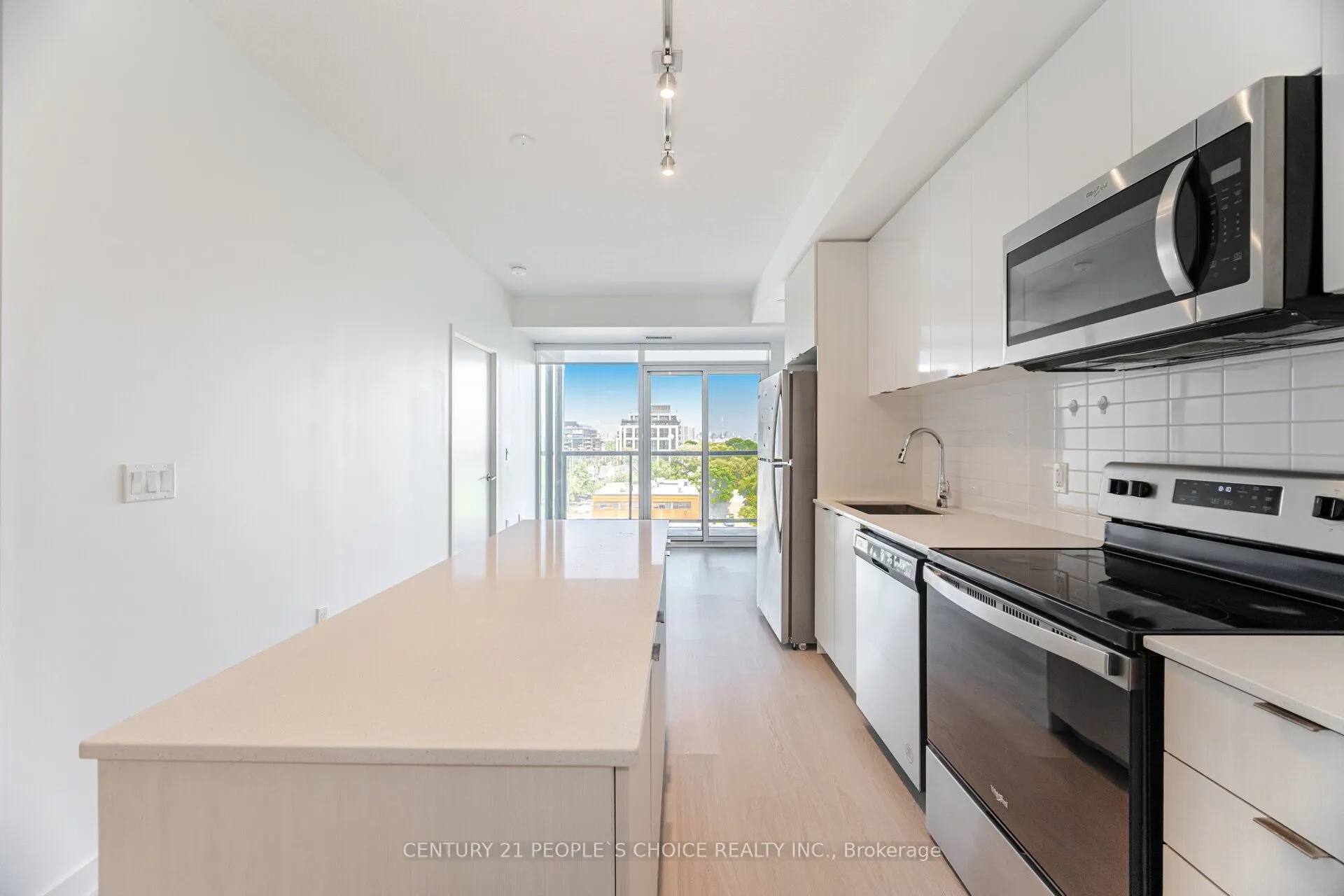 859 The Queensway, #525