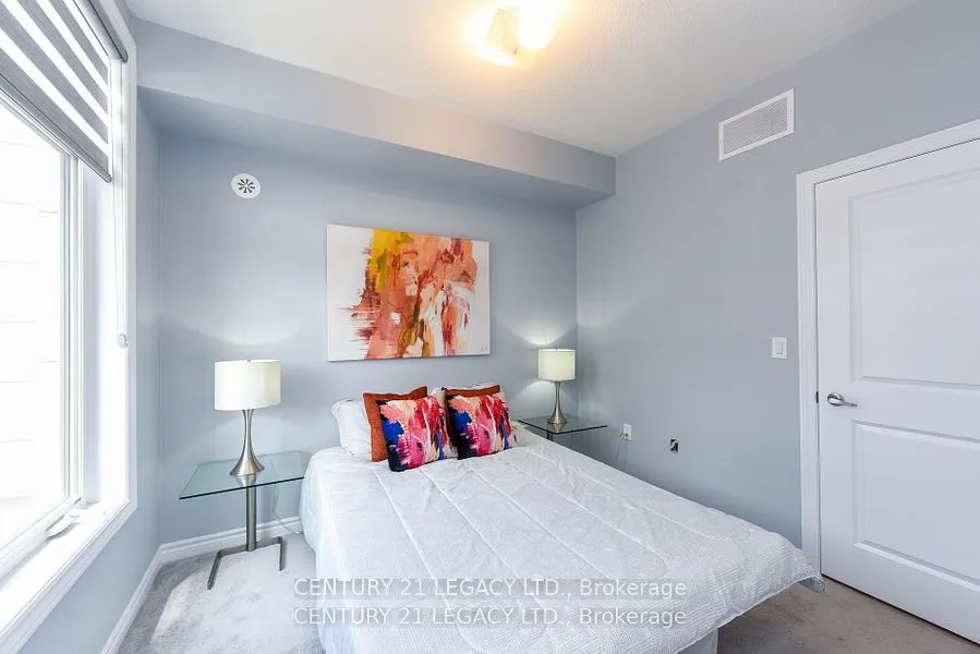 60 Halliford Place, #712