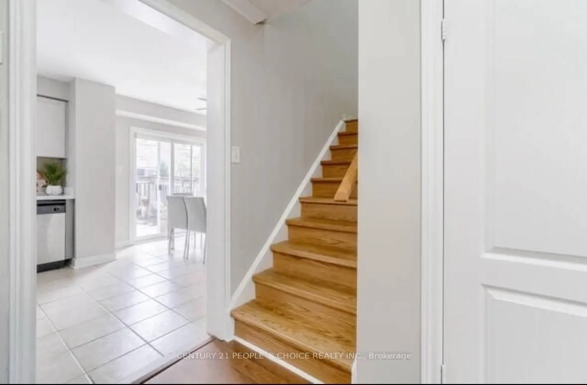 32 Ridgemore Crescent