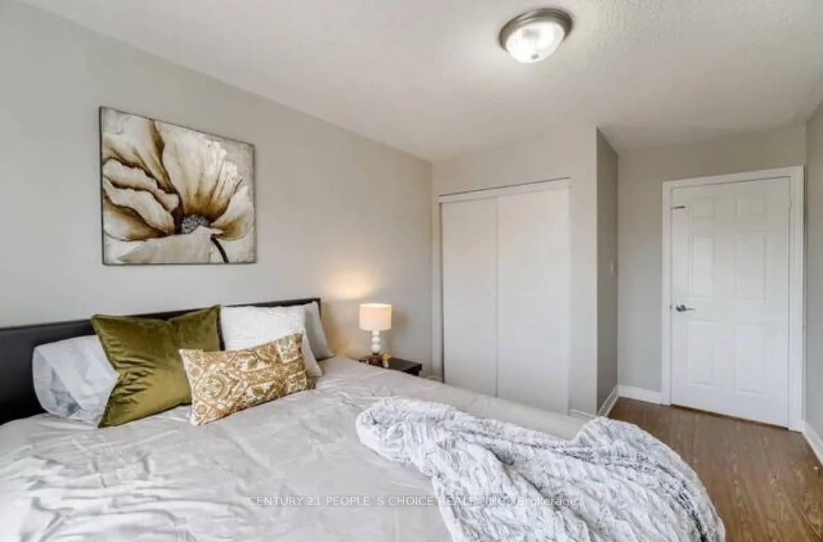 32 Ridgemore Crescent