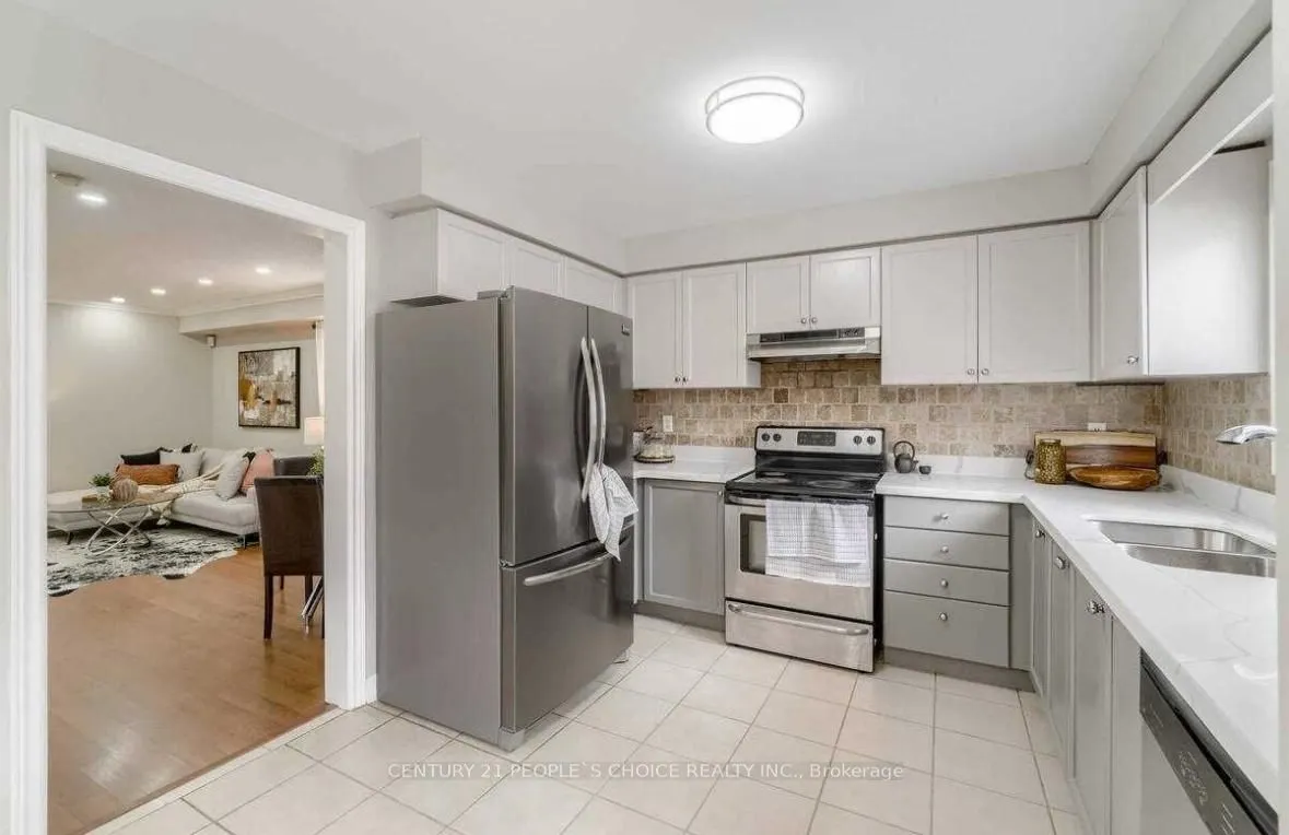 32 Ridgemore Crescent