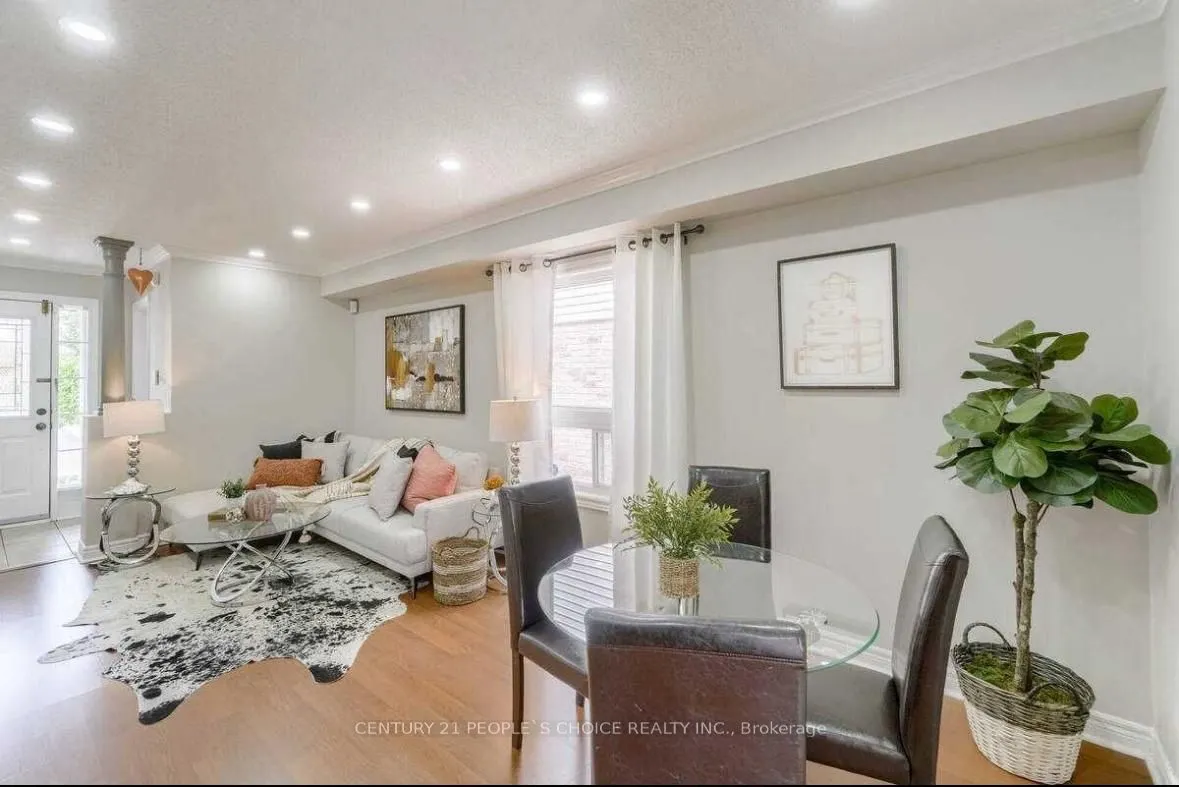 32 Ridgemore Crescent