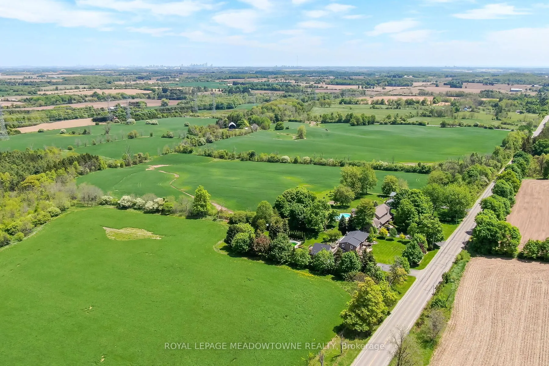 10319 15 Side Road
