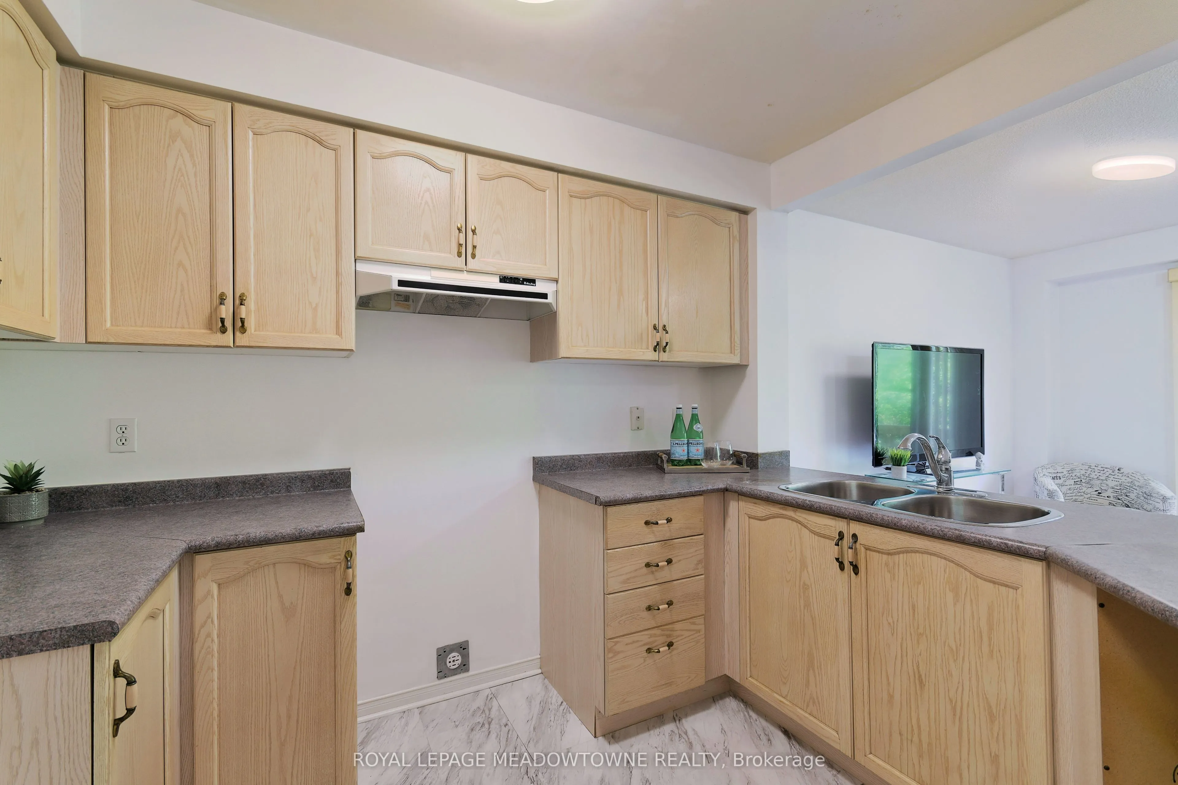 1285 Bristol Road W, #15
