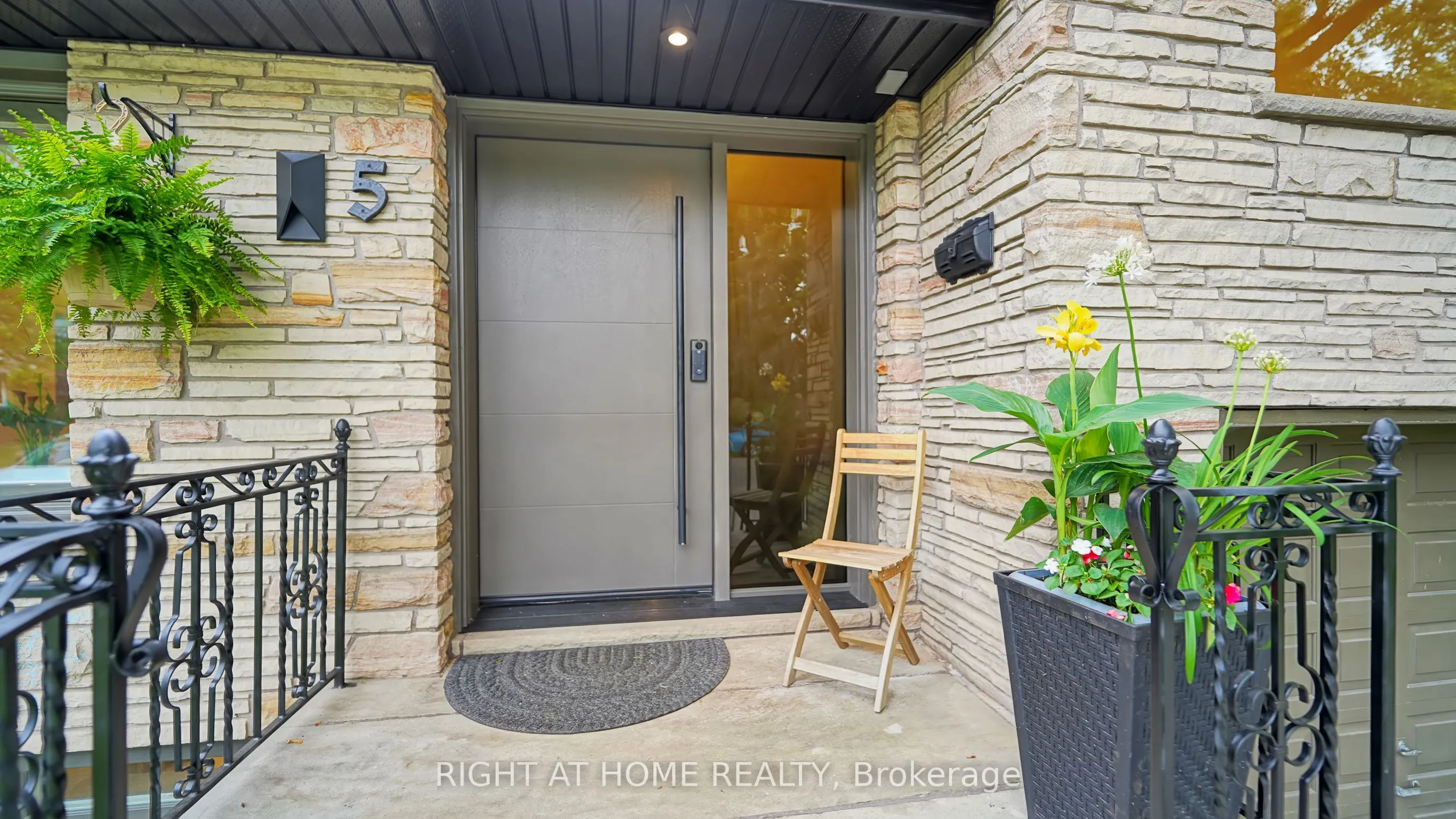 5 Mattice Road