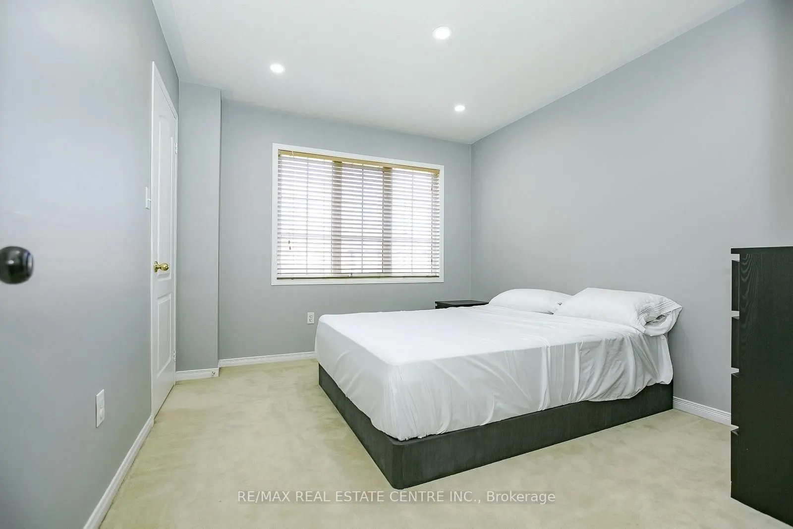 11 Jewel Crescent
