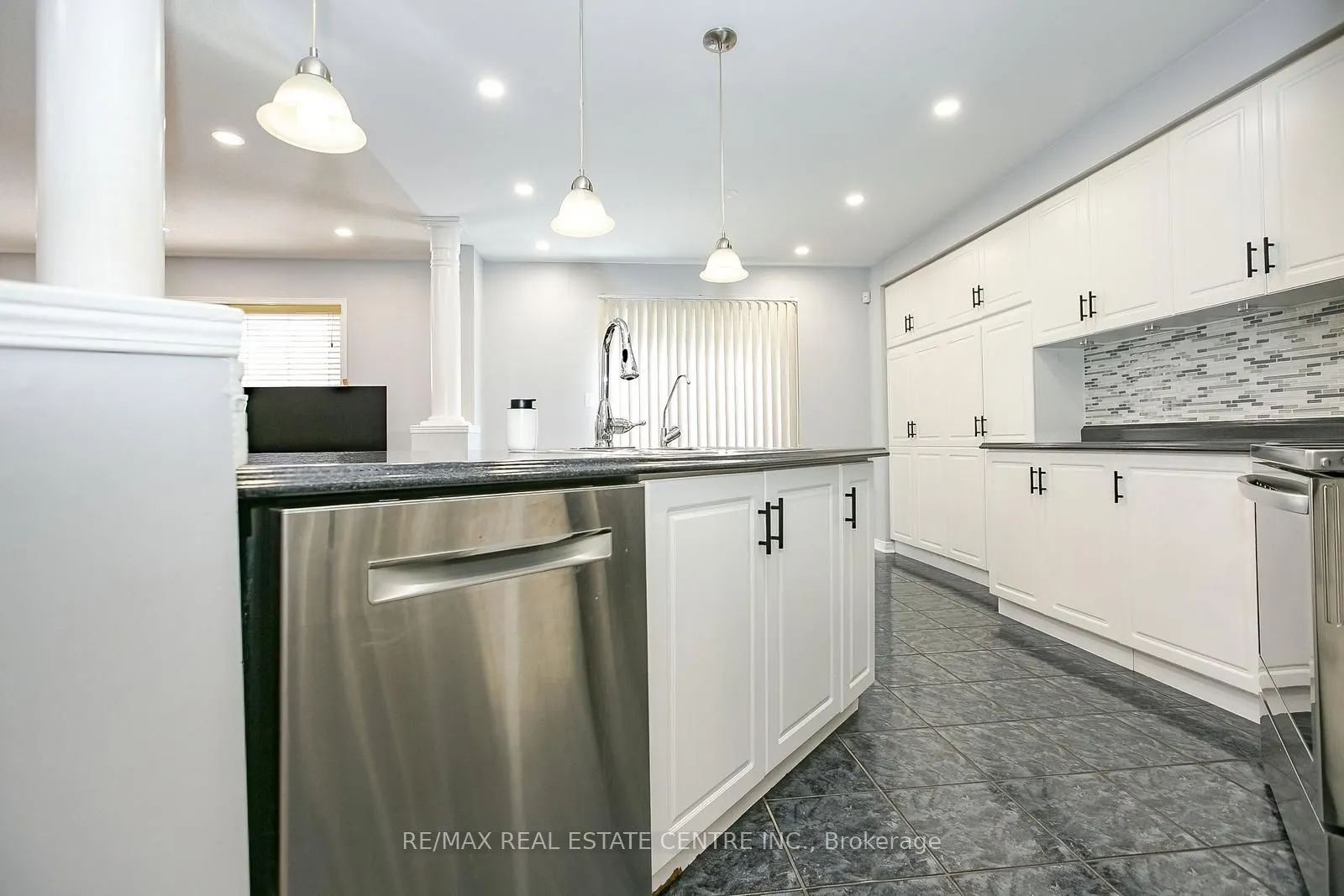 11 Jewel Crescent