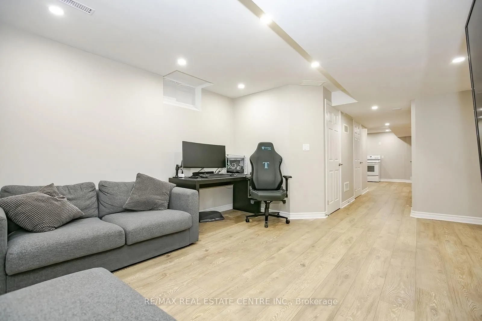 11 Jewel Crescent