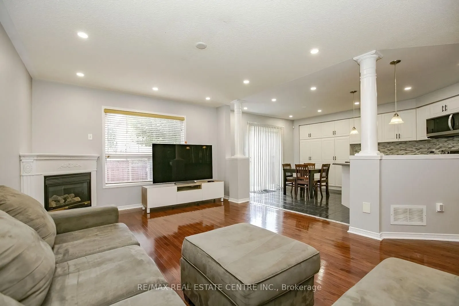 11 Jewel Crescent